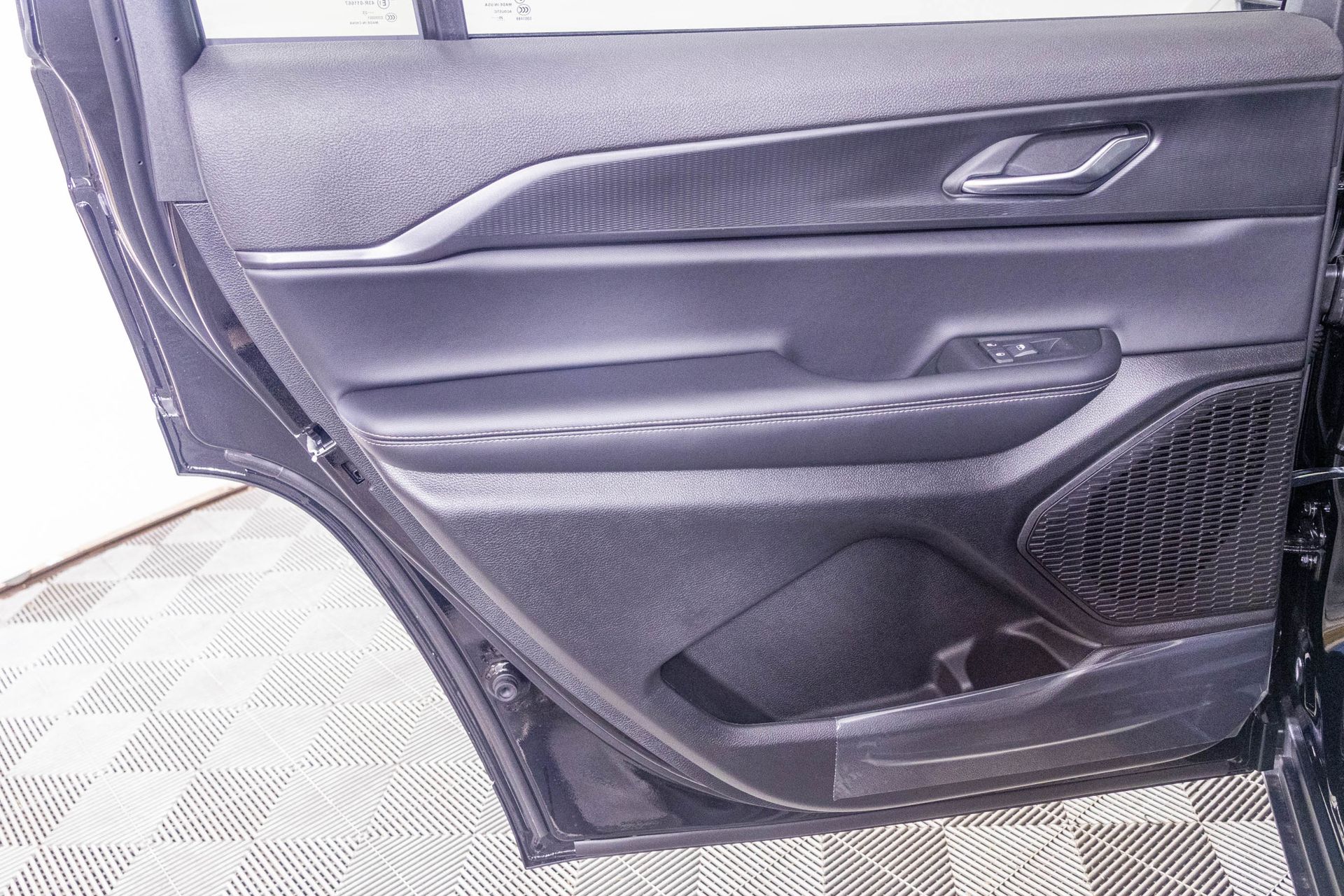 2025 JEEP GRAND CHEROKEE L - Image 28