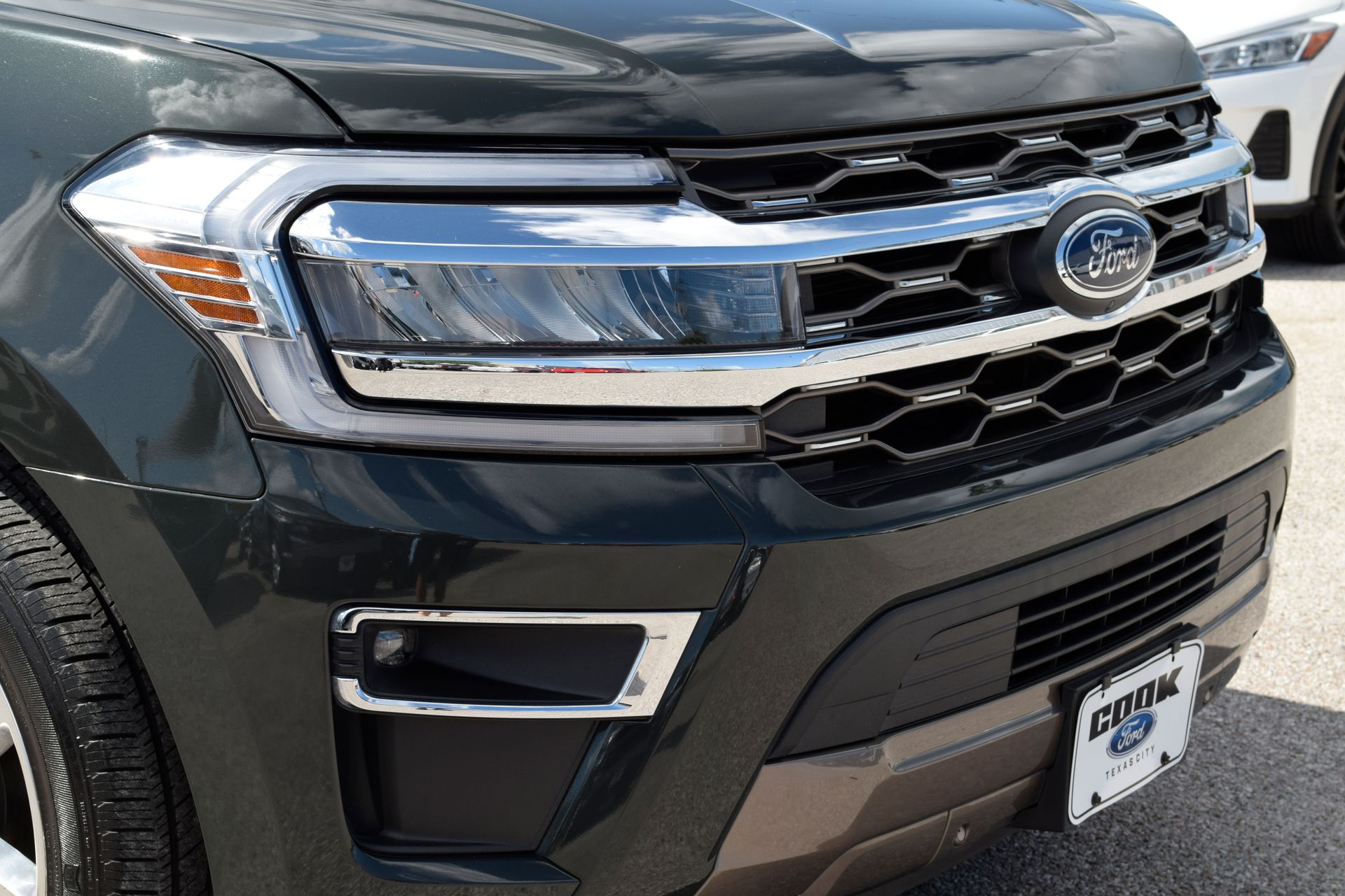 2023 Ford Expedition King Ranch Green at AutoSavvy Houston Southwest