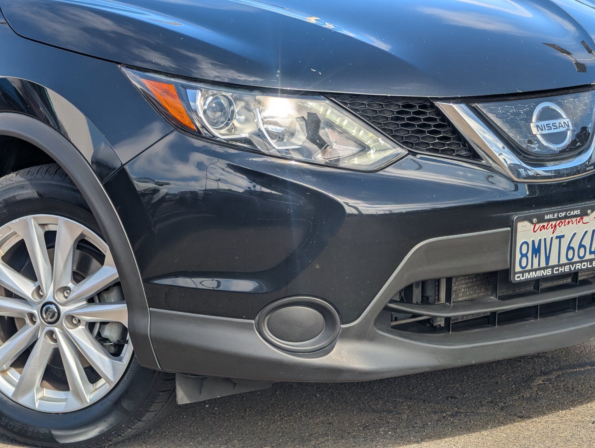 View vehicle photo 3