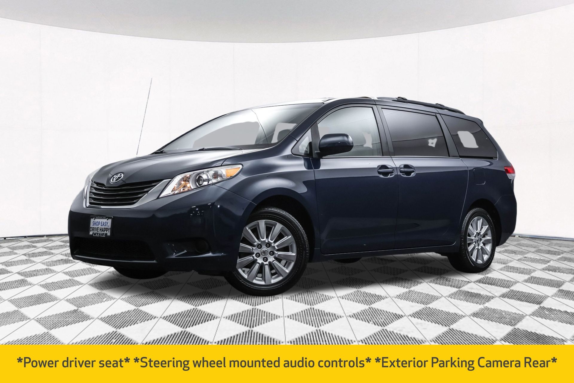 2012 TOYOTA SIENNA - Image 2