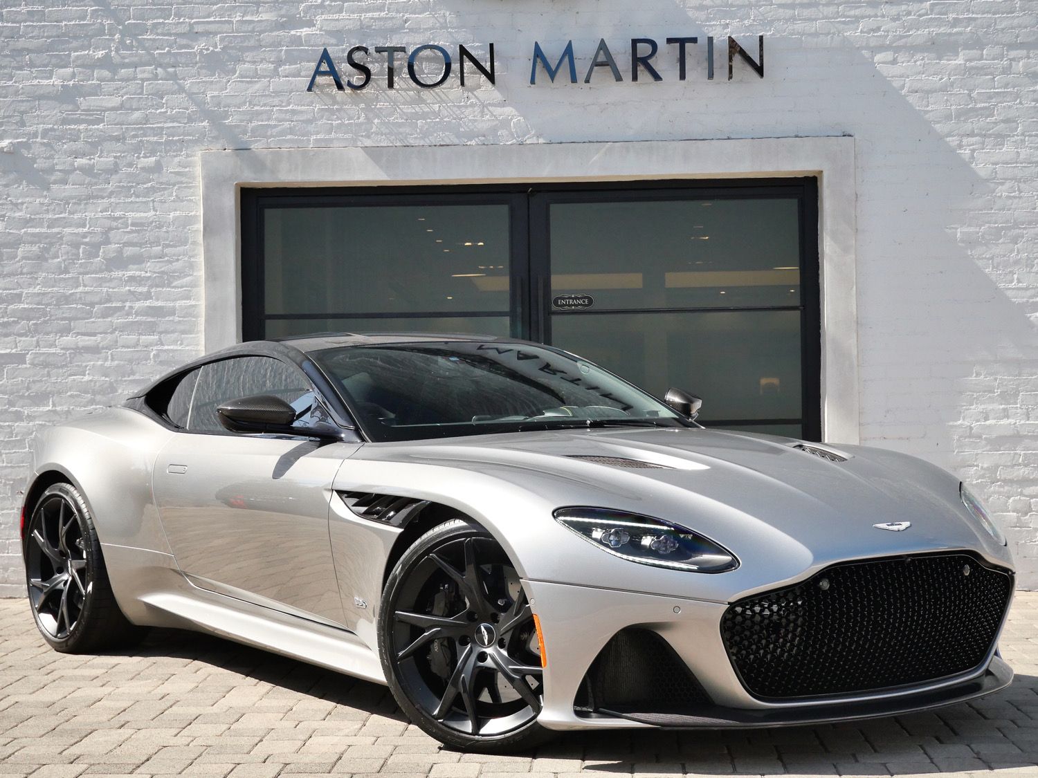 2023 Aston Martin DBS