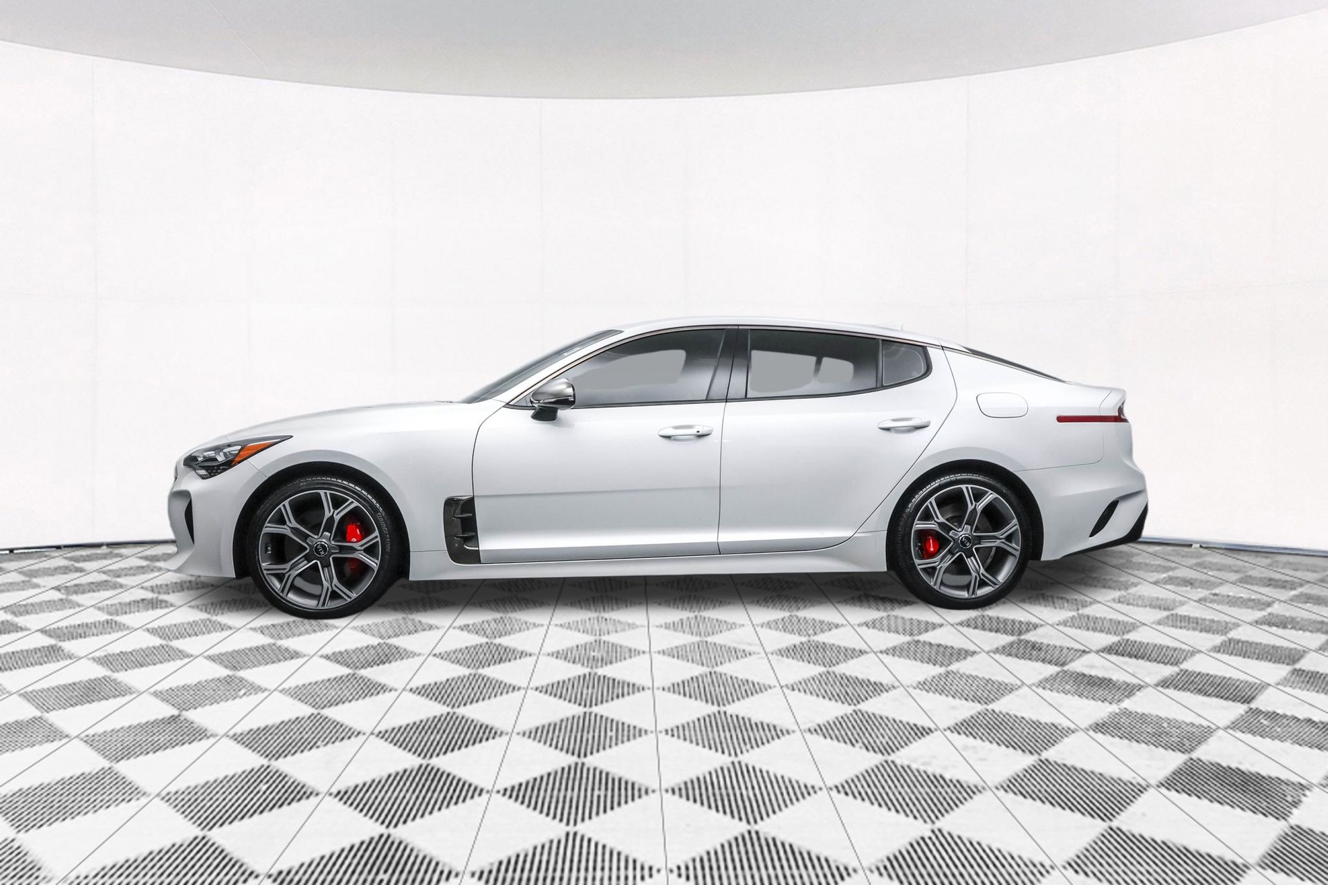 2020 KIA STINGER - Image 10