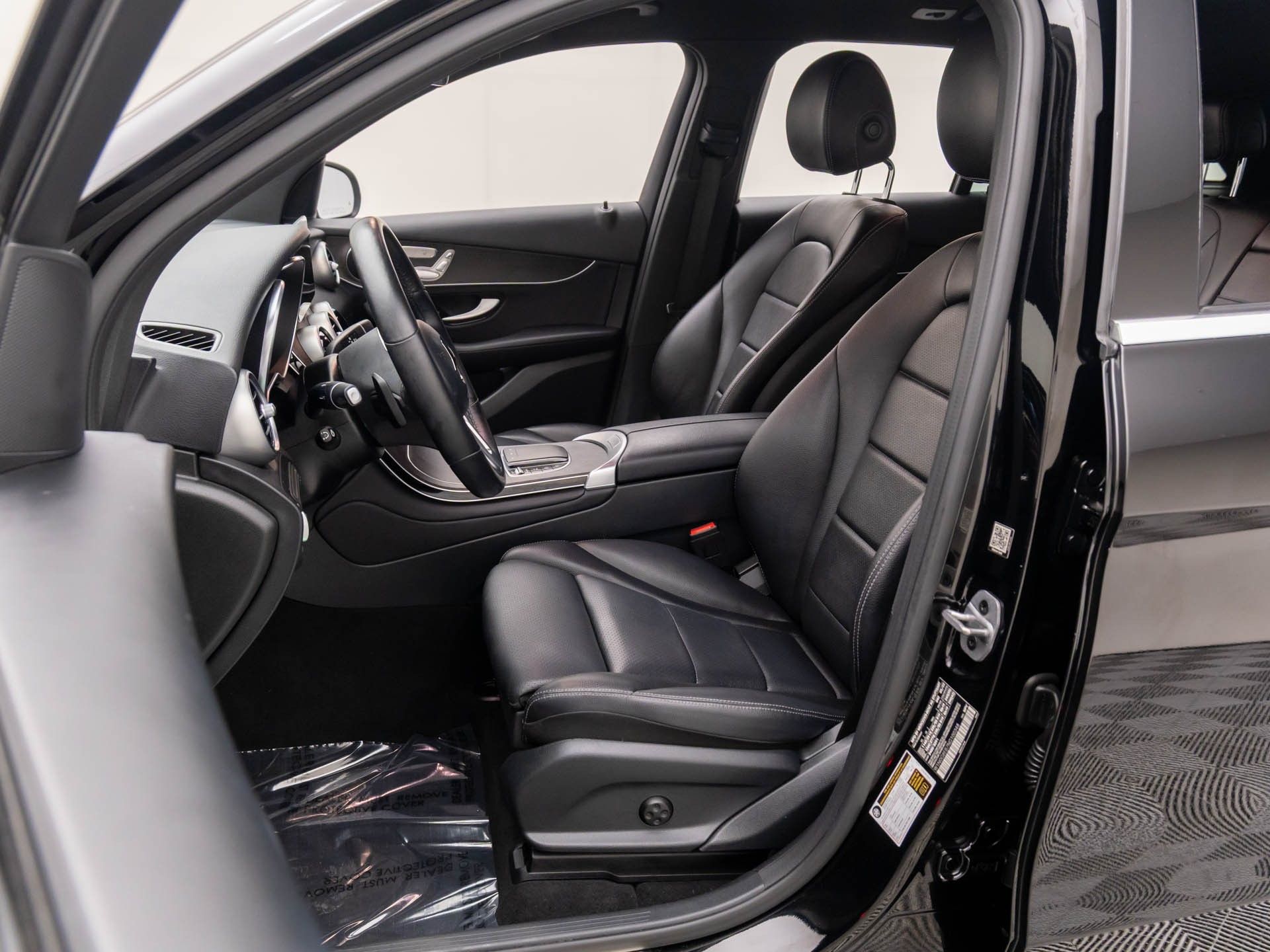 2022 Mercedes-Benz GLC GLC 300 photo