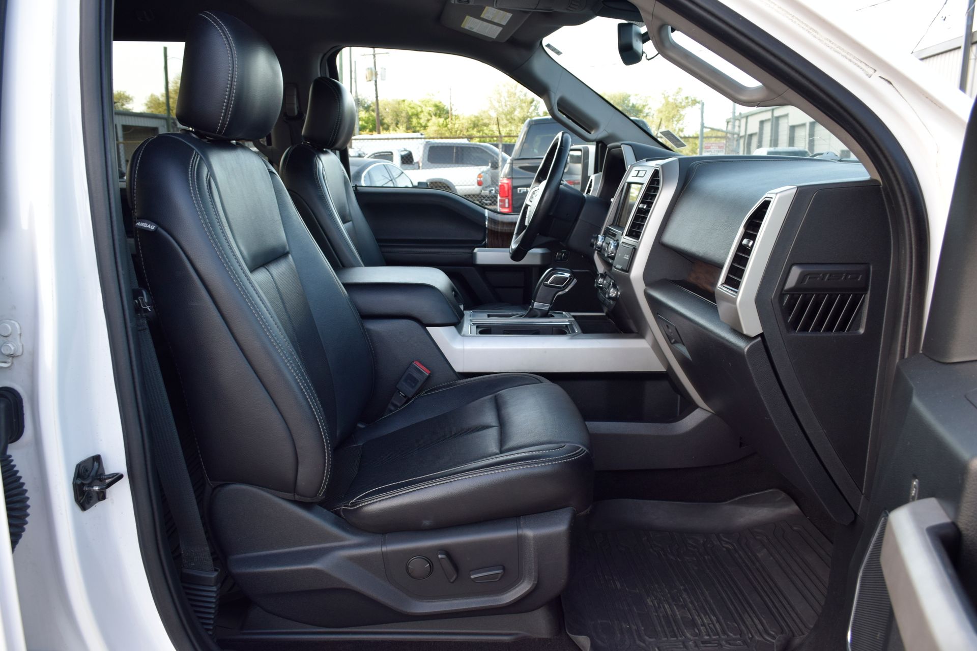 2019 Ford F-150 Lariat White at EAG Ford Navasota