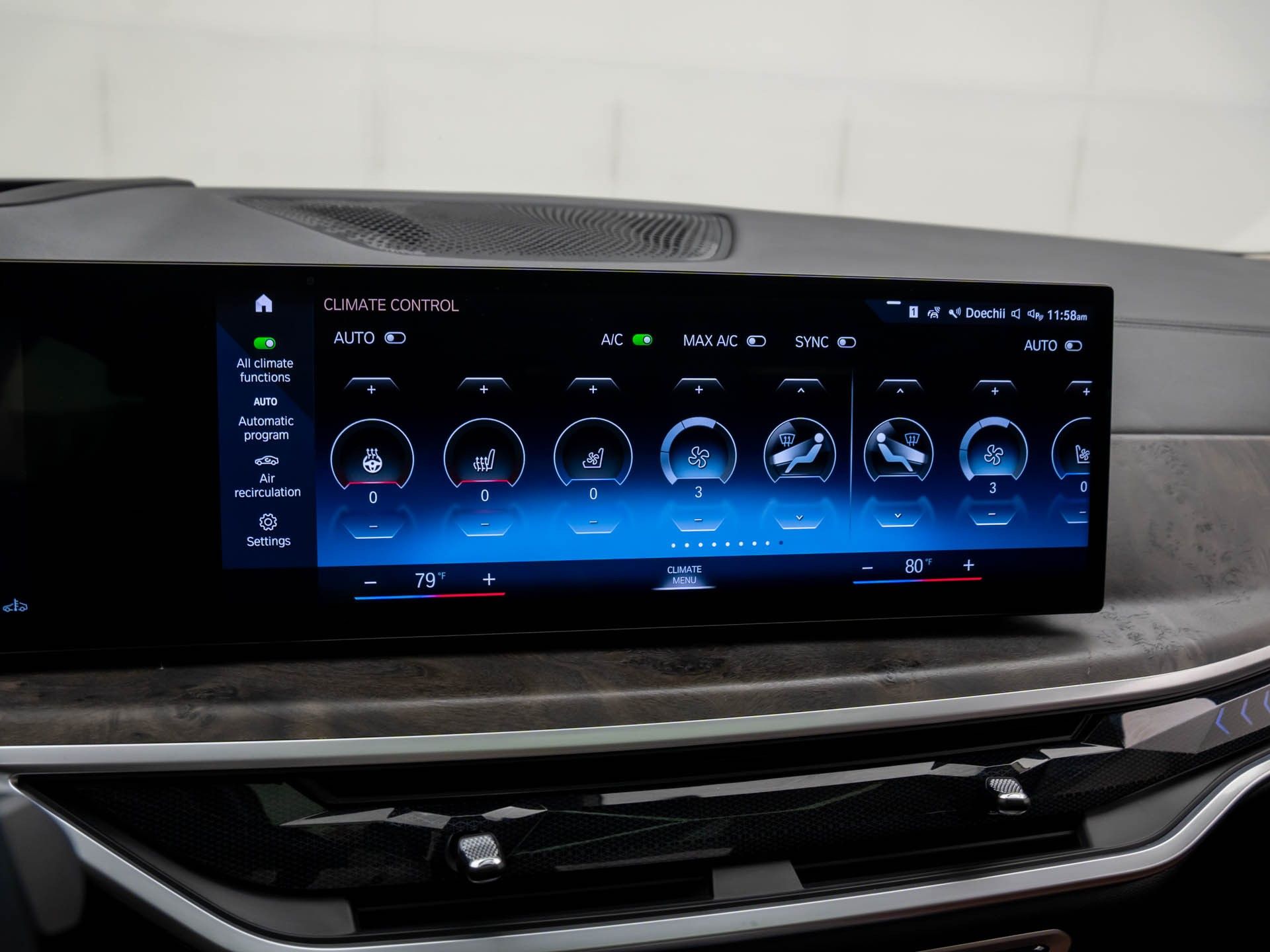 2023 BMW X7 xDrive40i photo