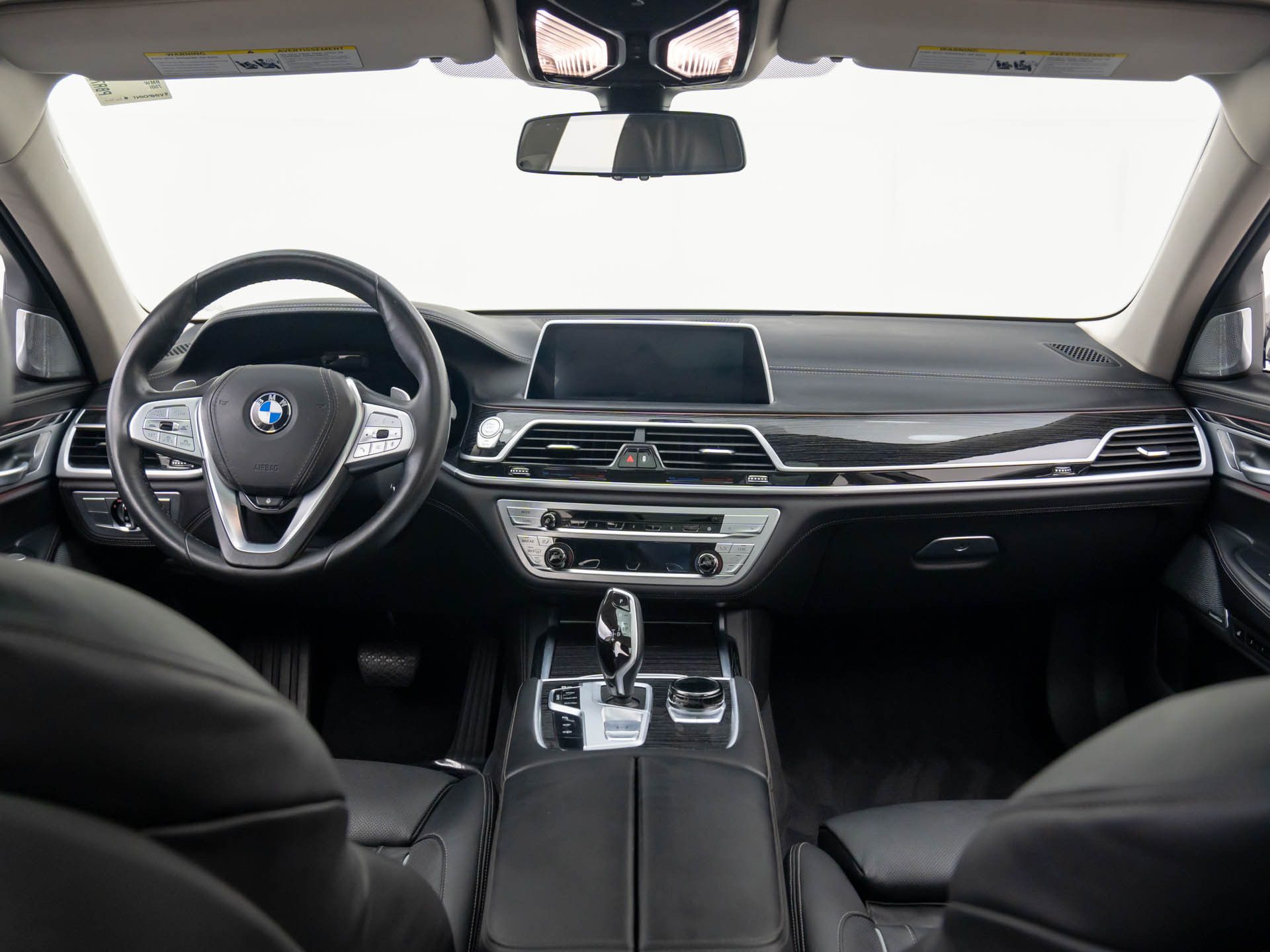 2022 BMW 7-Series 750i xDrive photo
