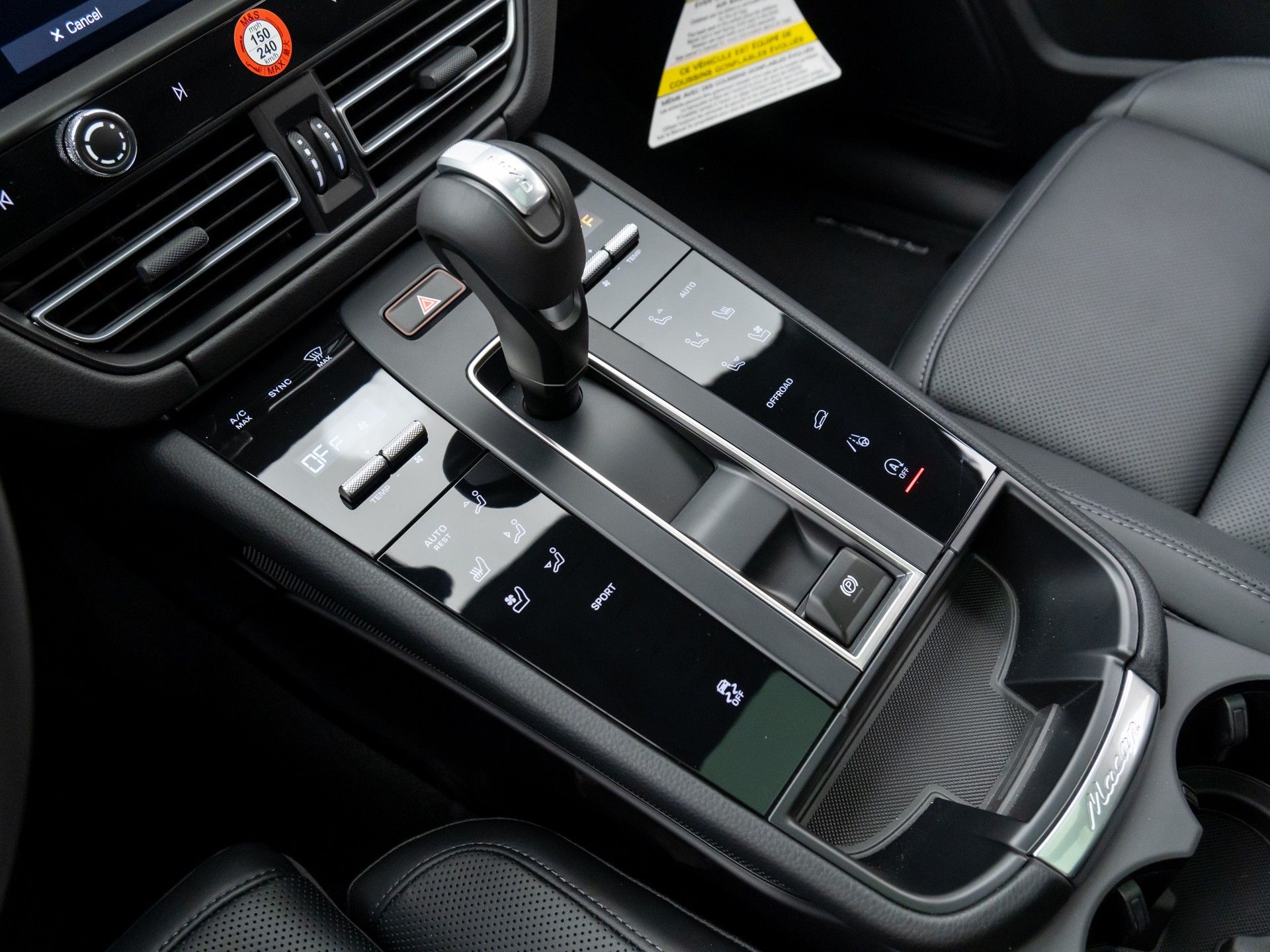 2024 Porsche Macan  photo