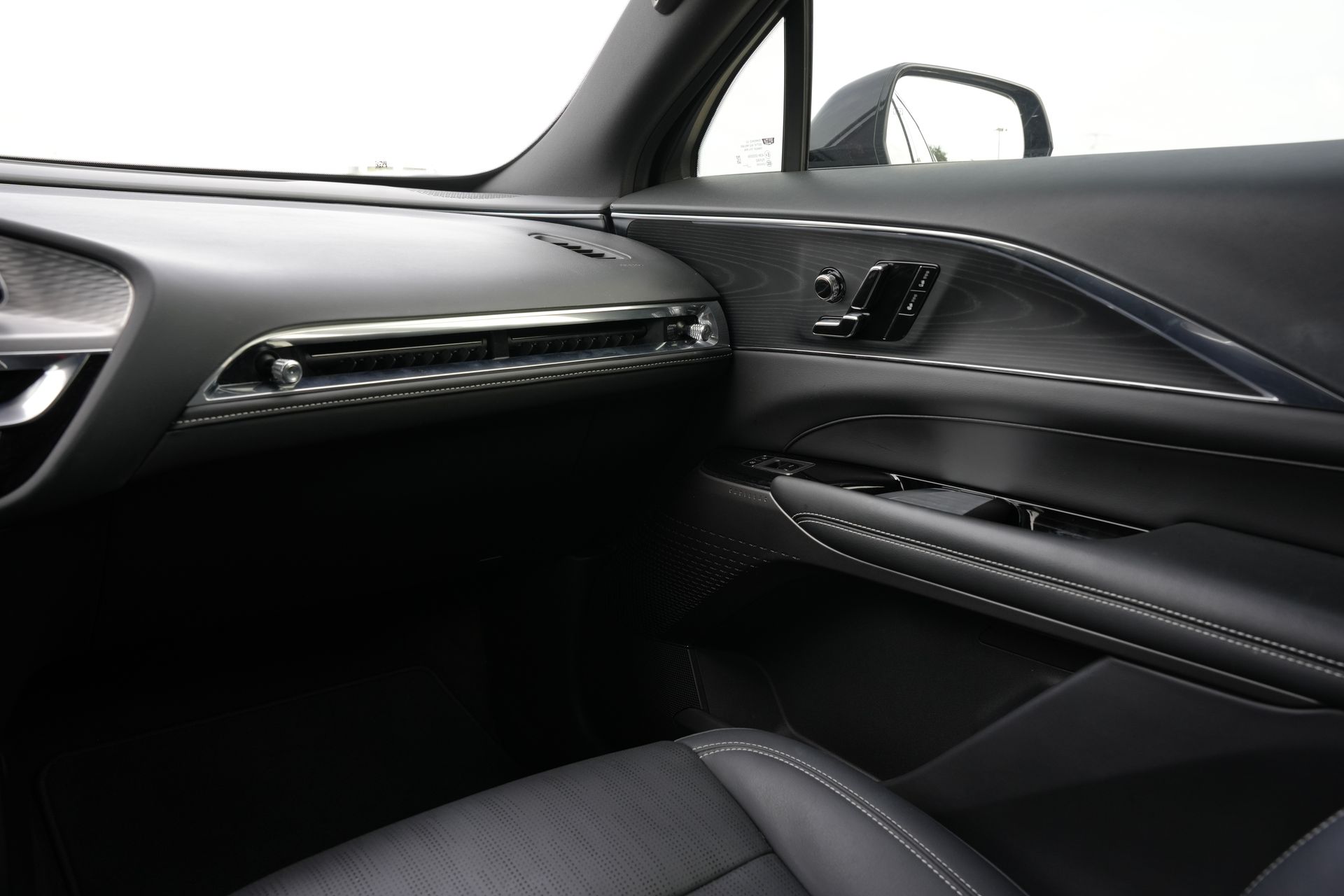 2024 Cadillac LYRIQ Luxury Green at Central Houston Nissan