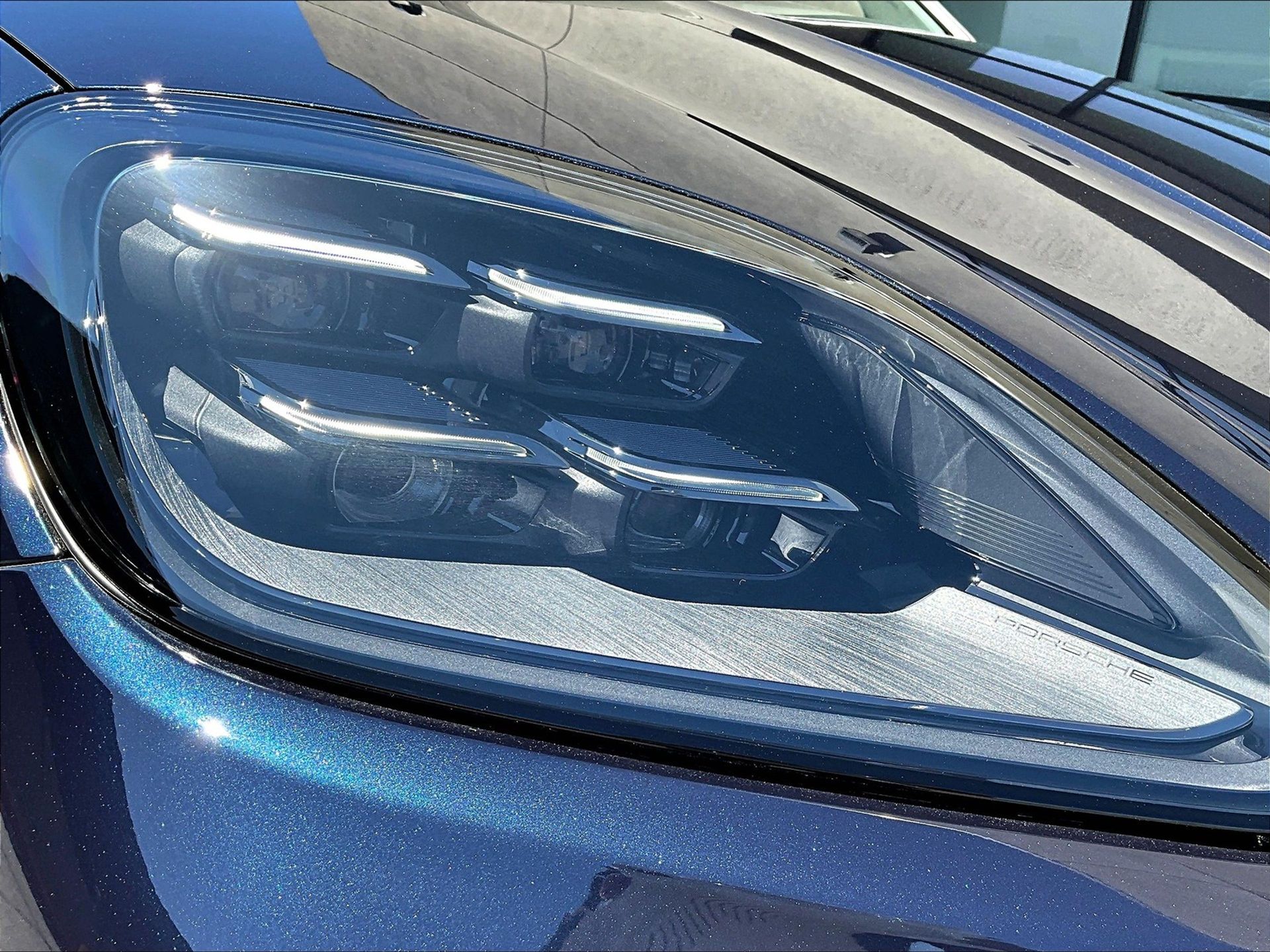 2025 Cayenne Coupe picture #11