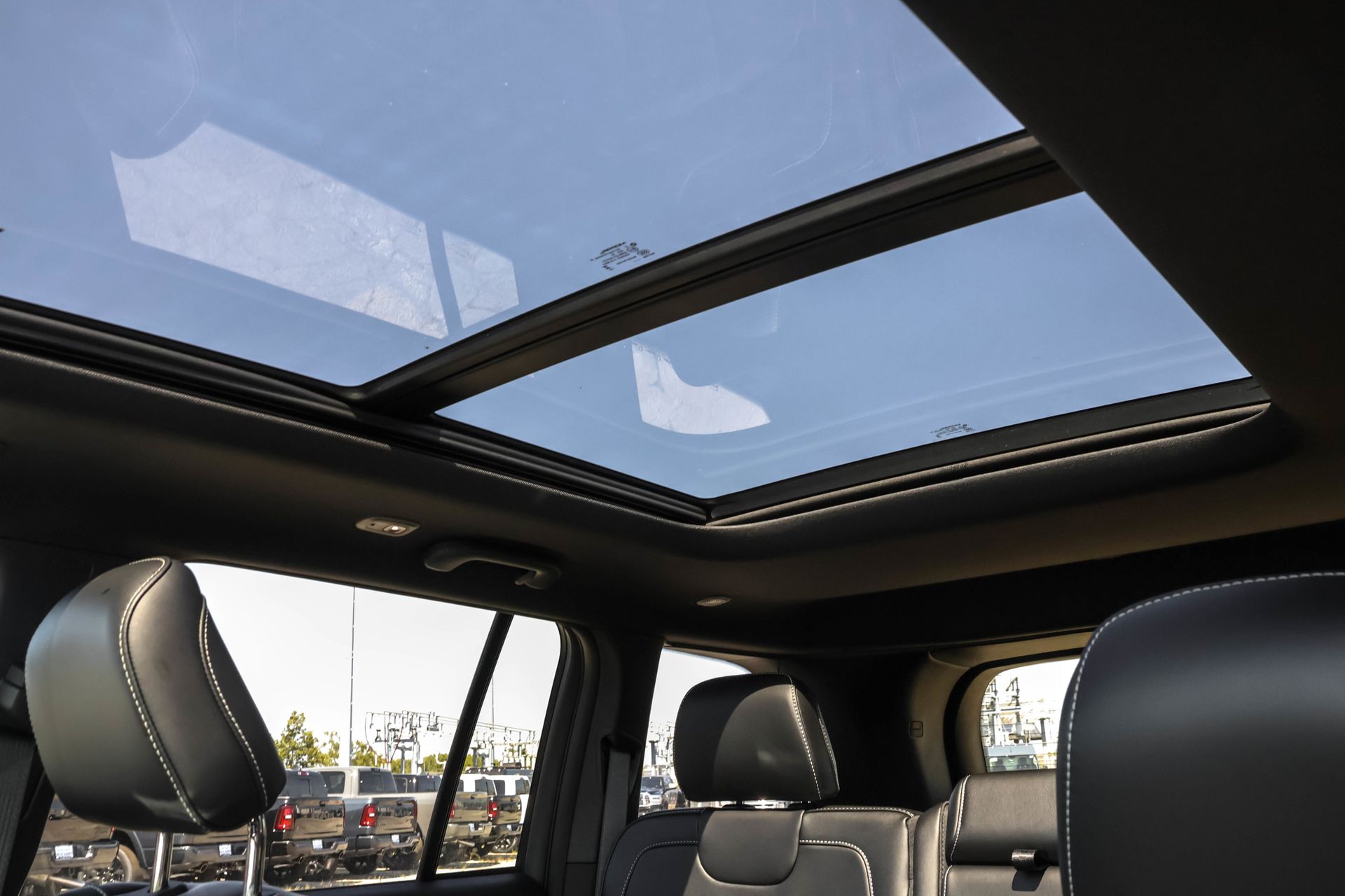 2025 JEEP GRAND CHEROKEE - Image 6