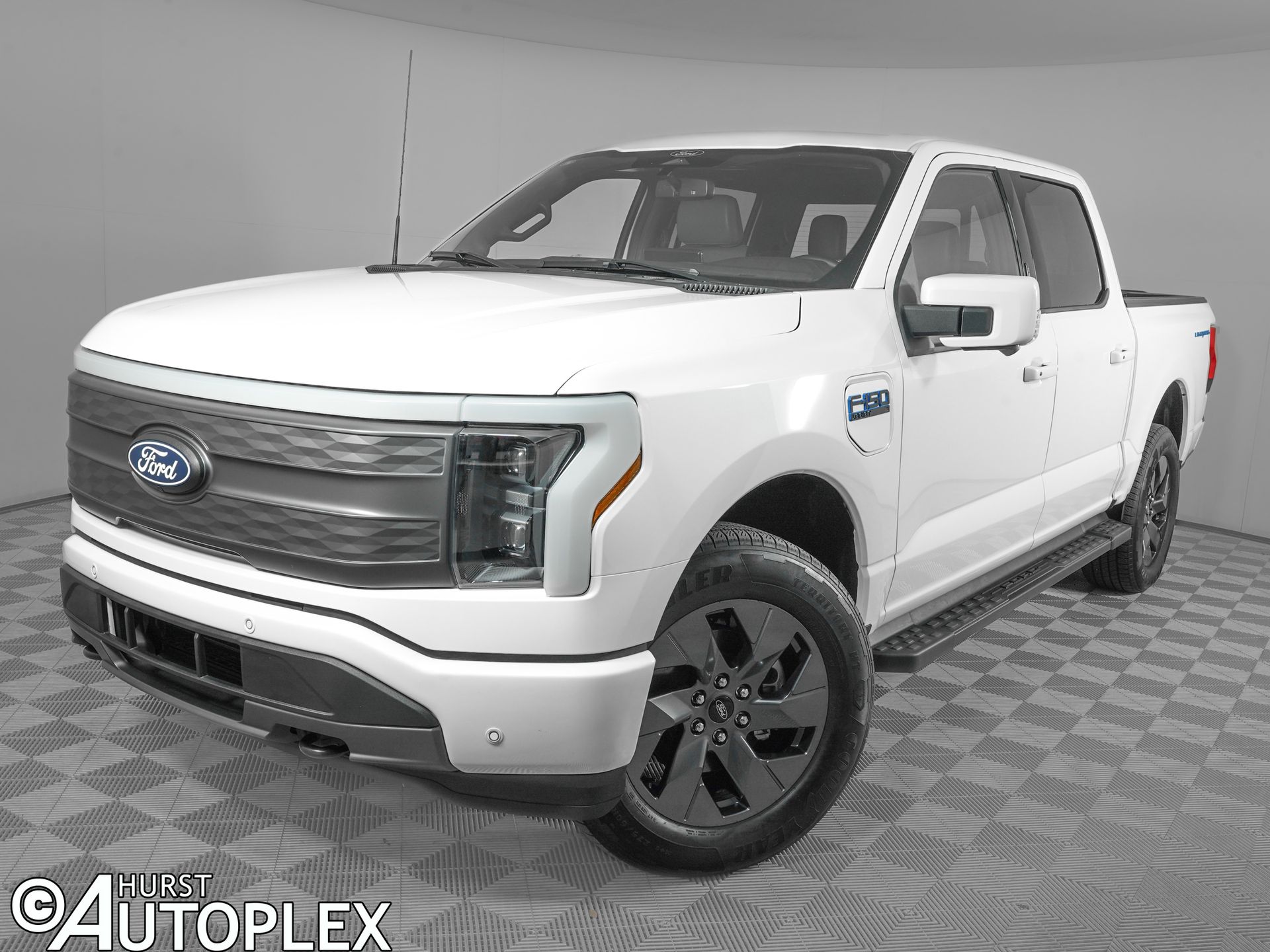 Star White Metallic Tri-Coat 2025 Ford F-150 Lightning Lariat SuperCrew AWD Pickup Truck All-Wheel Drive Automatic