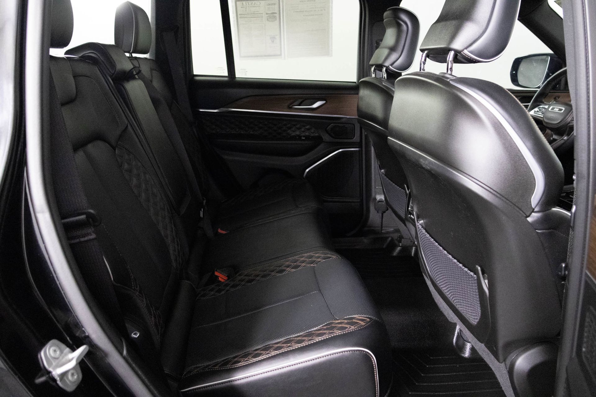 2023 JEEP GRAND CHEROKEE - Image 42