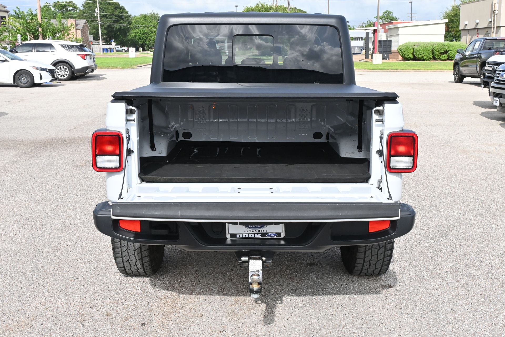 2021 Jeep Gladiator Willys White at Shottenkirk Kia Fort Bend