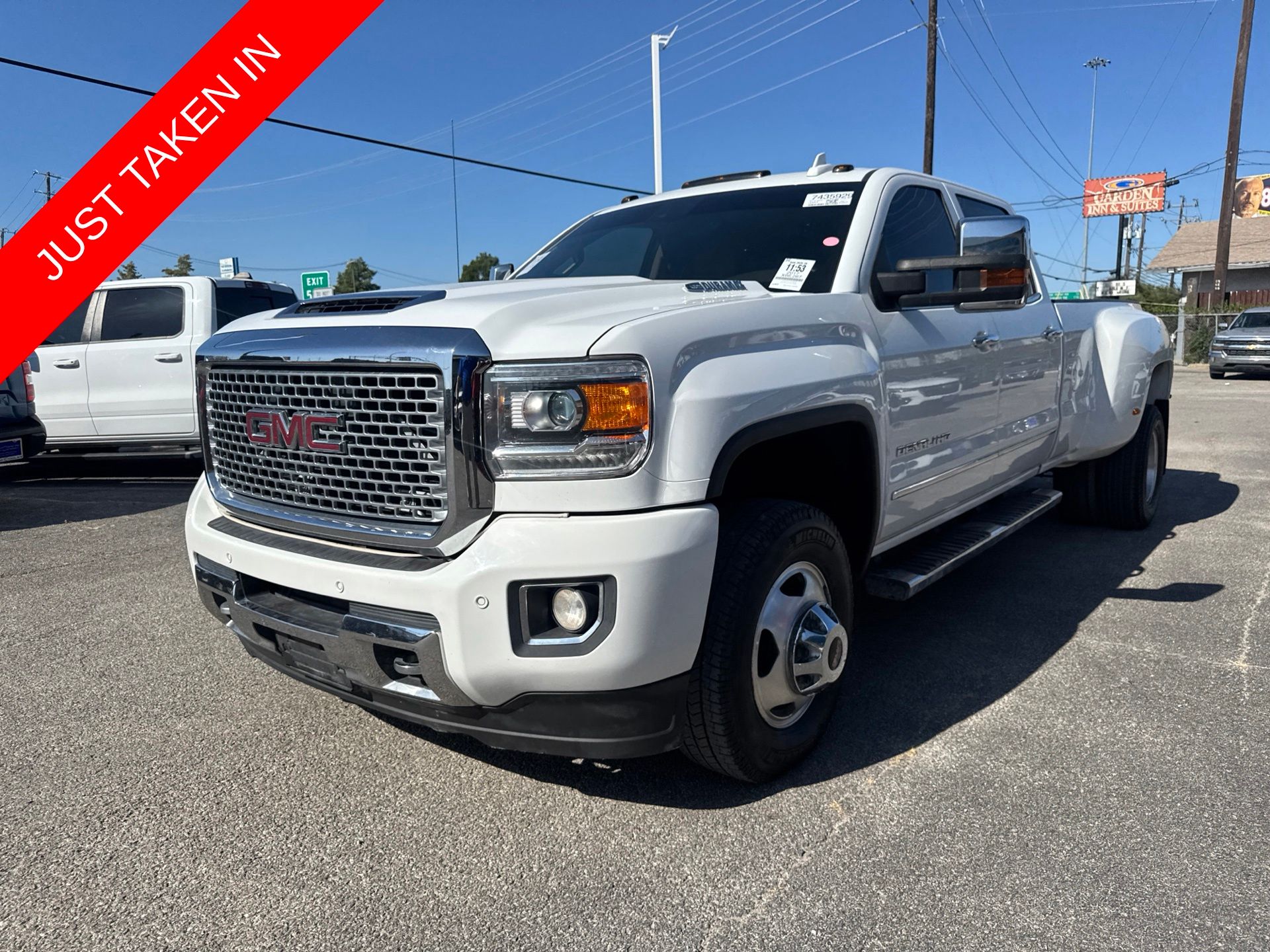 Summit White 2017 GMC Sierra 3500HD Pickup Truck Four-Wheel Drive 6-Speed Automatic