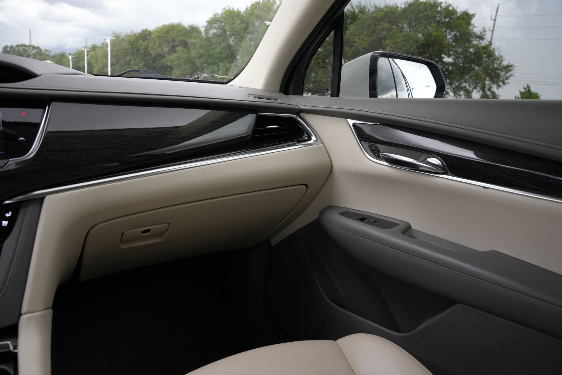 2021 Cadillac XT6 Premium Luxury White at Bayway Cadillac Southwest