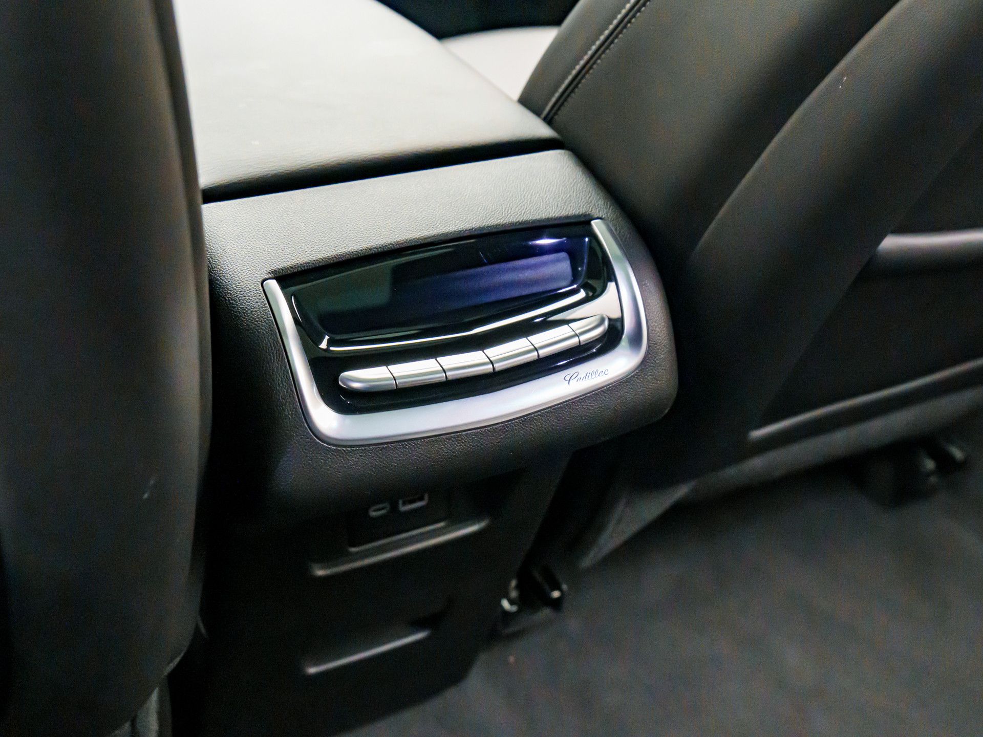 2024 Cadillac XT6 Premium Luxury photo