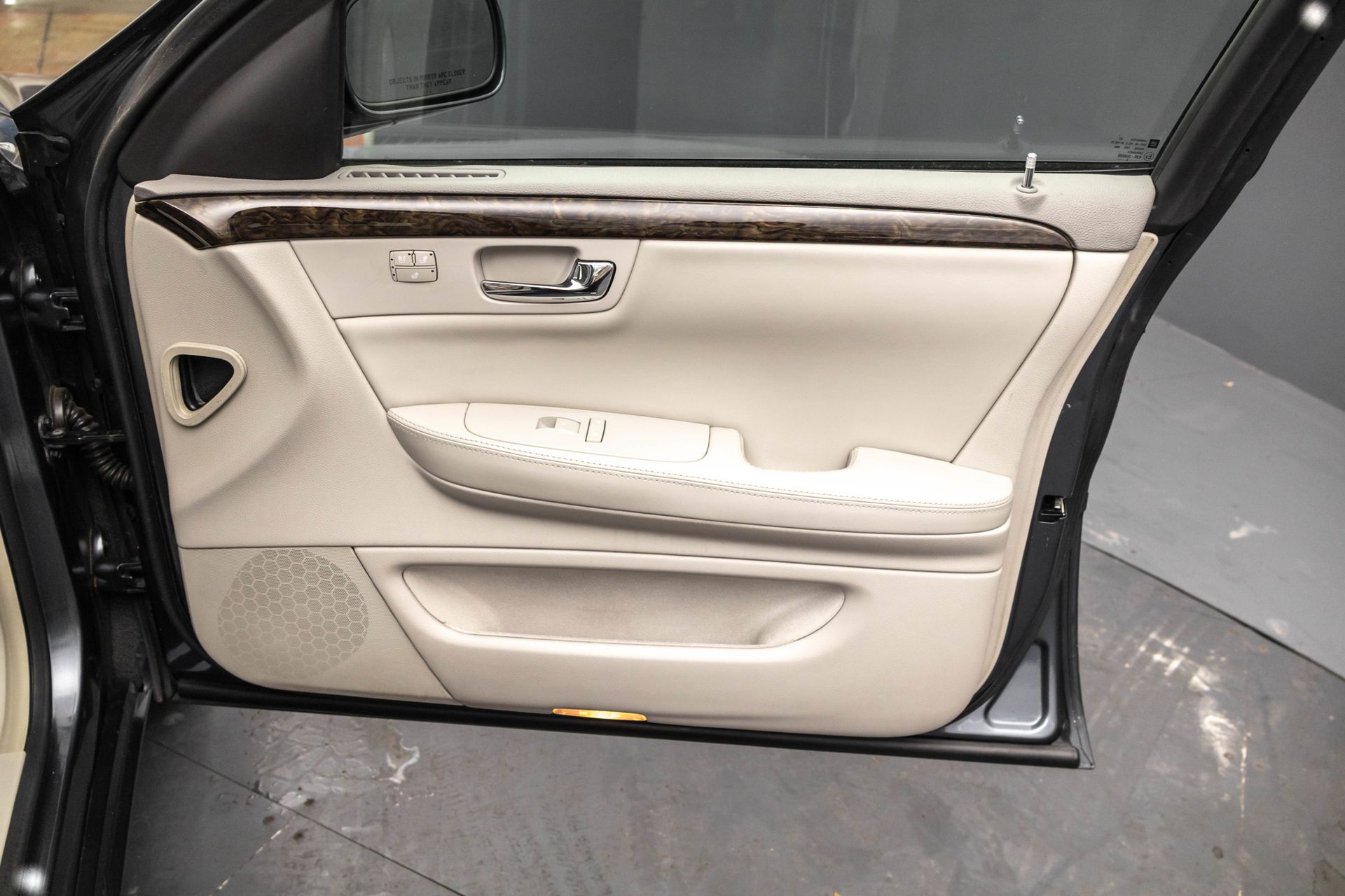 2011 CADILLAC DTS - Image 41