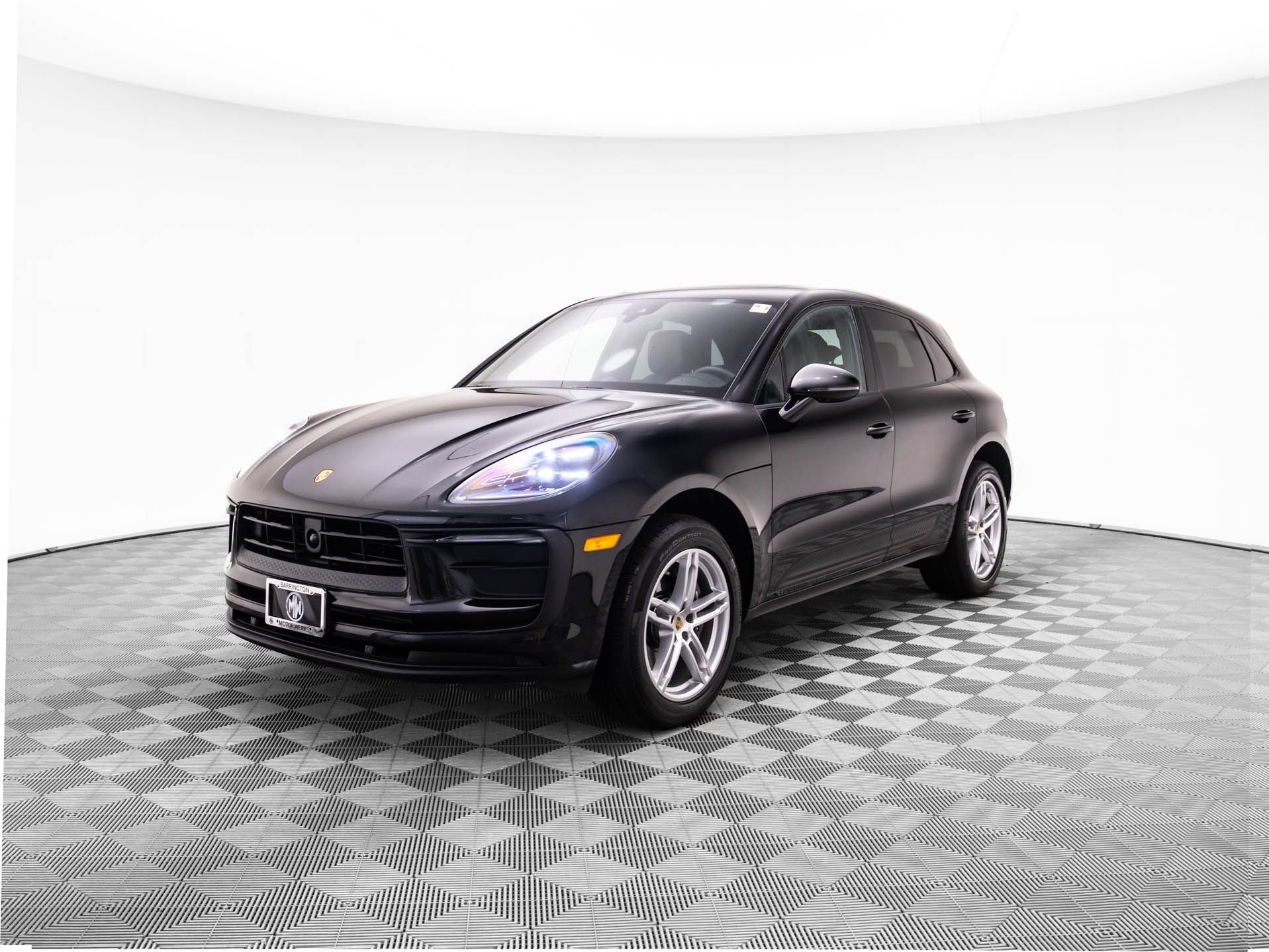 2024 Porsche Macan  photo