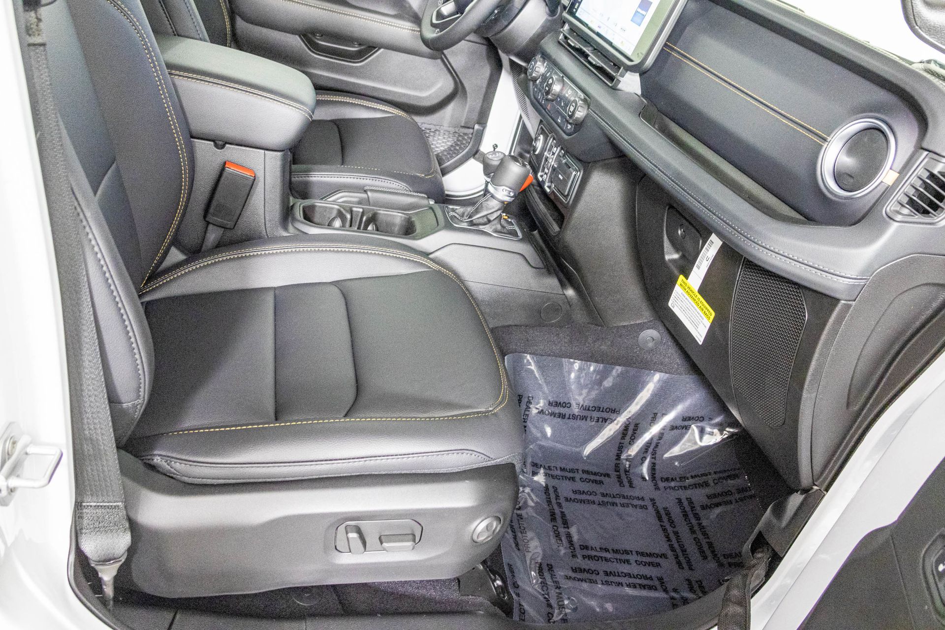 2025 JEEP GLADIATOR - Image 38