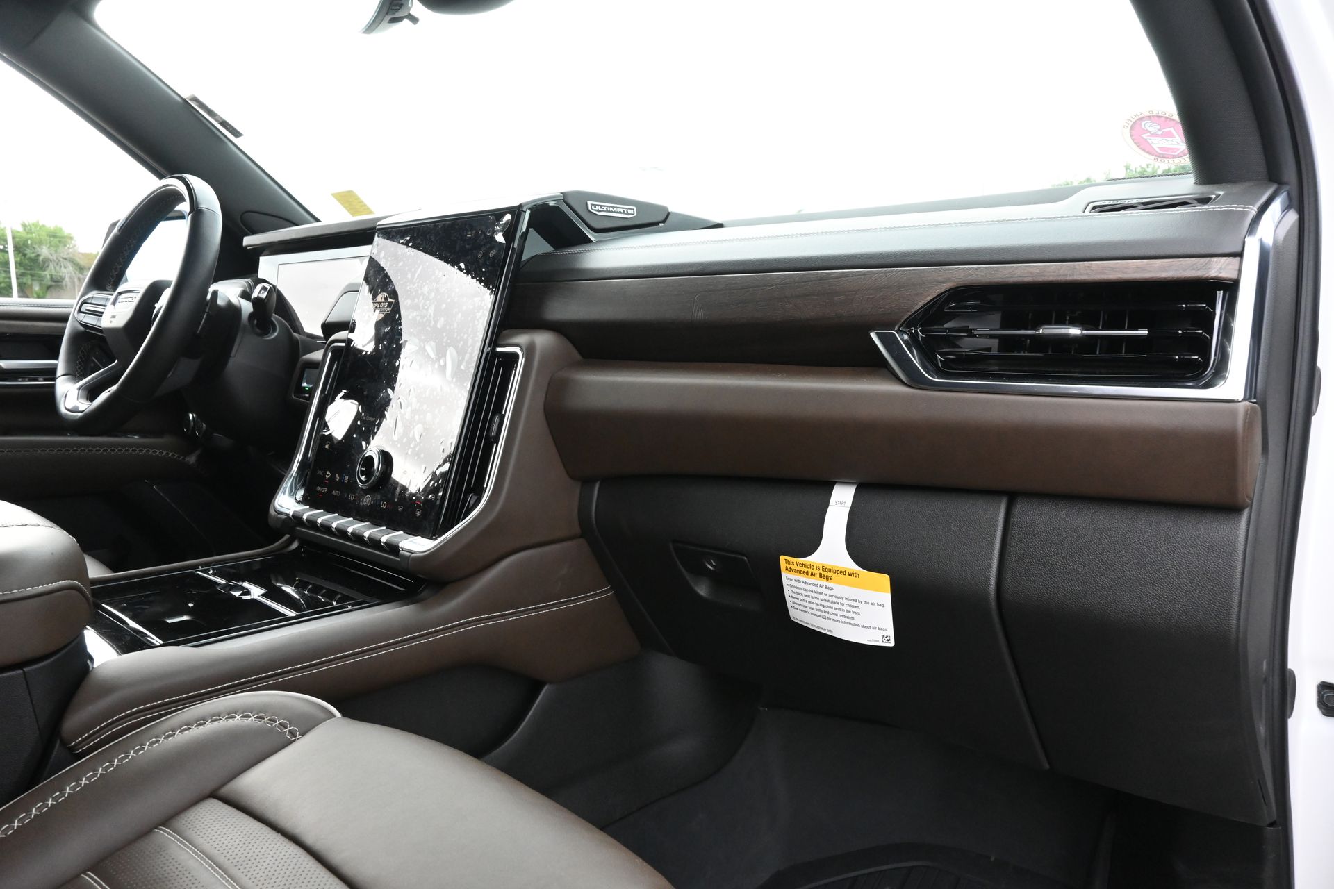2025 GMC Yukon Denali Ultimate White at Community Honda