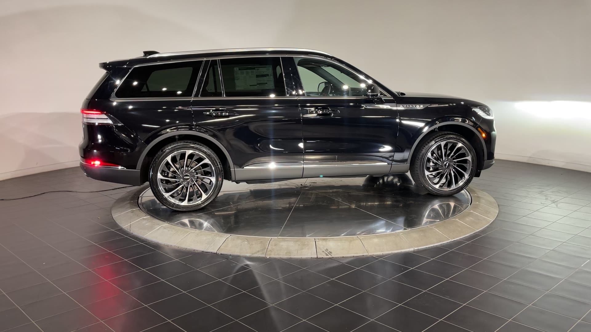 2025 Lincoln Aviator Reserve photo 8