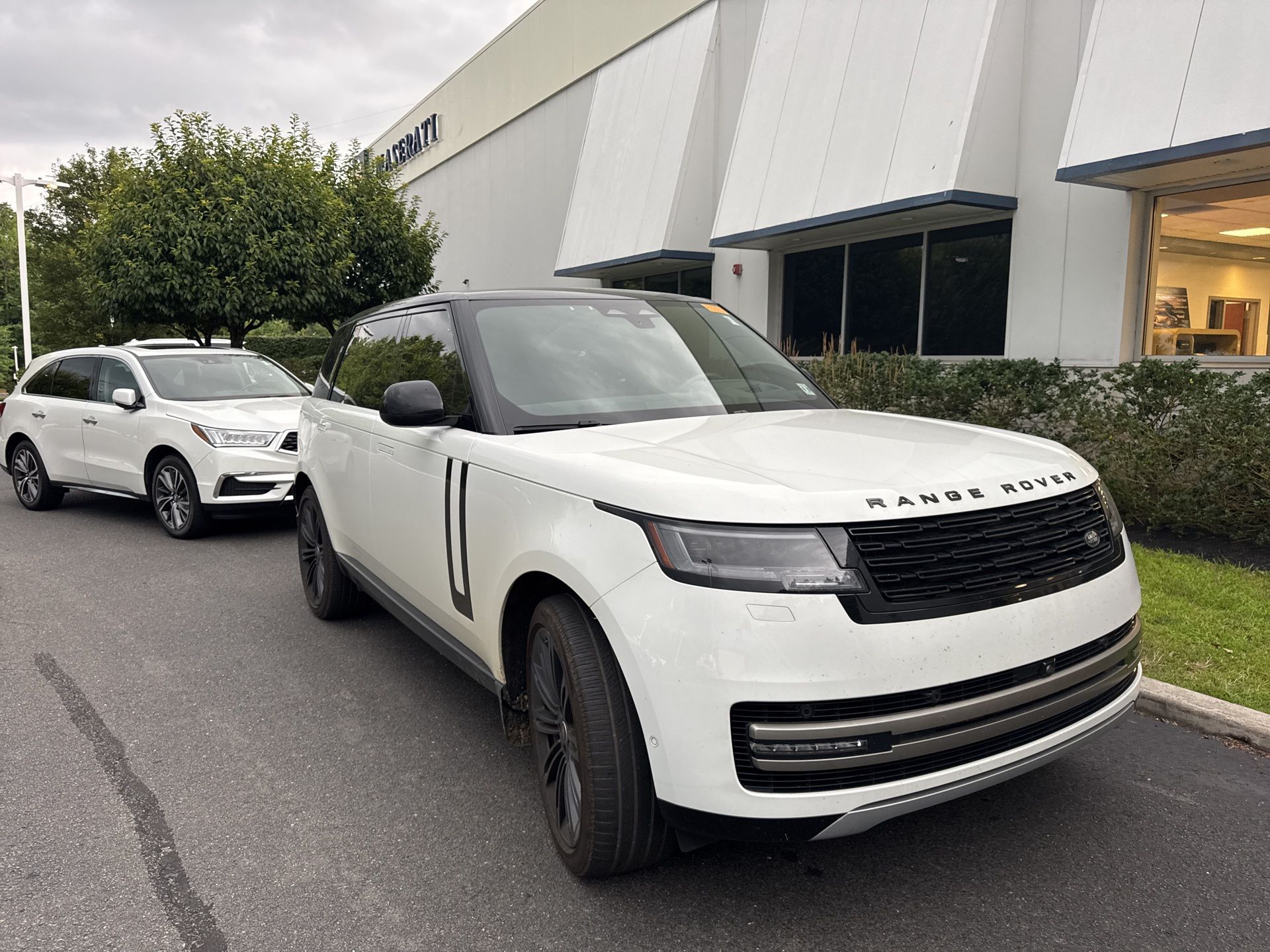 2025 Land Rover Range Rover SE