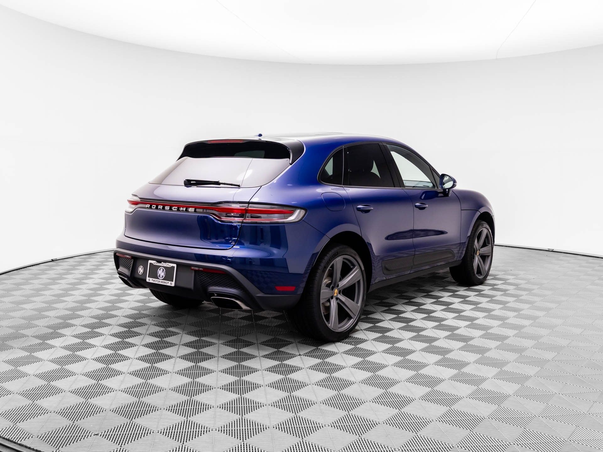 2024 Porsche Macan  photo