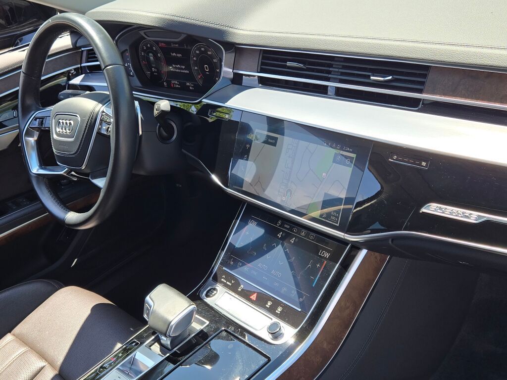 2022 Audi A8 L 55 Quattro photo 9