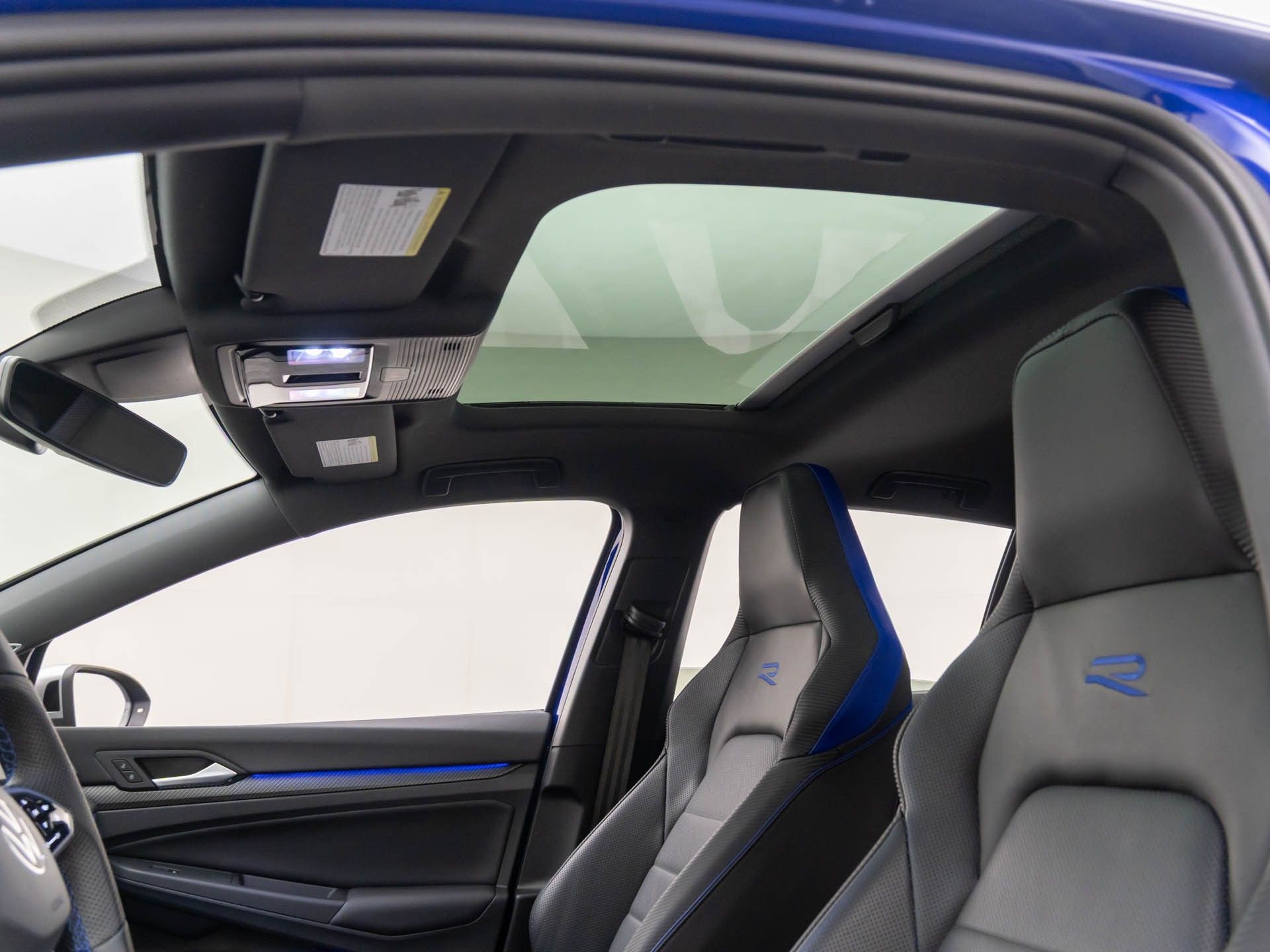 2024 Volkswagen Golf R 2.0T photo