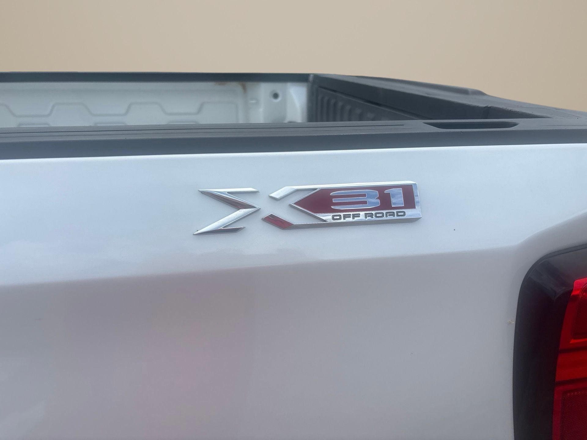 2019 GMC Sierra 1500 SLT White at Emmons Autoplex