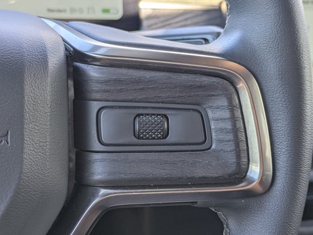 Used 2024 LA Silver Rivian  image 22