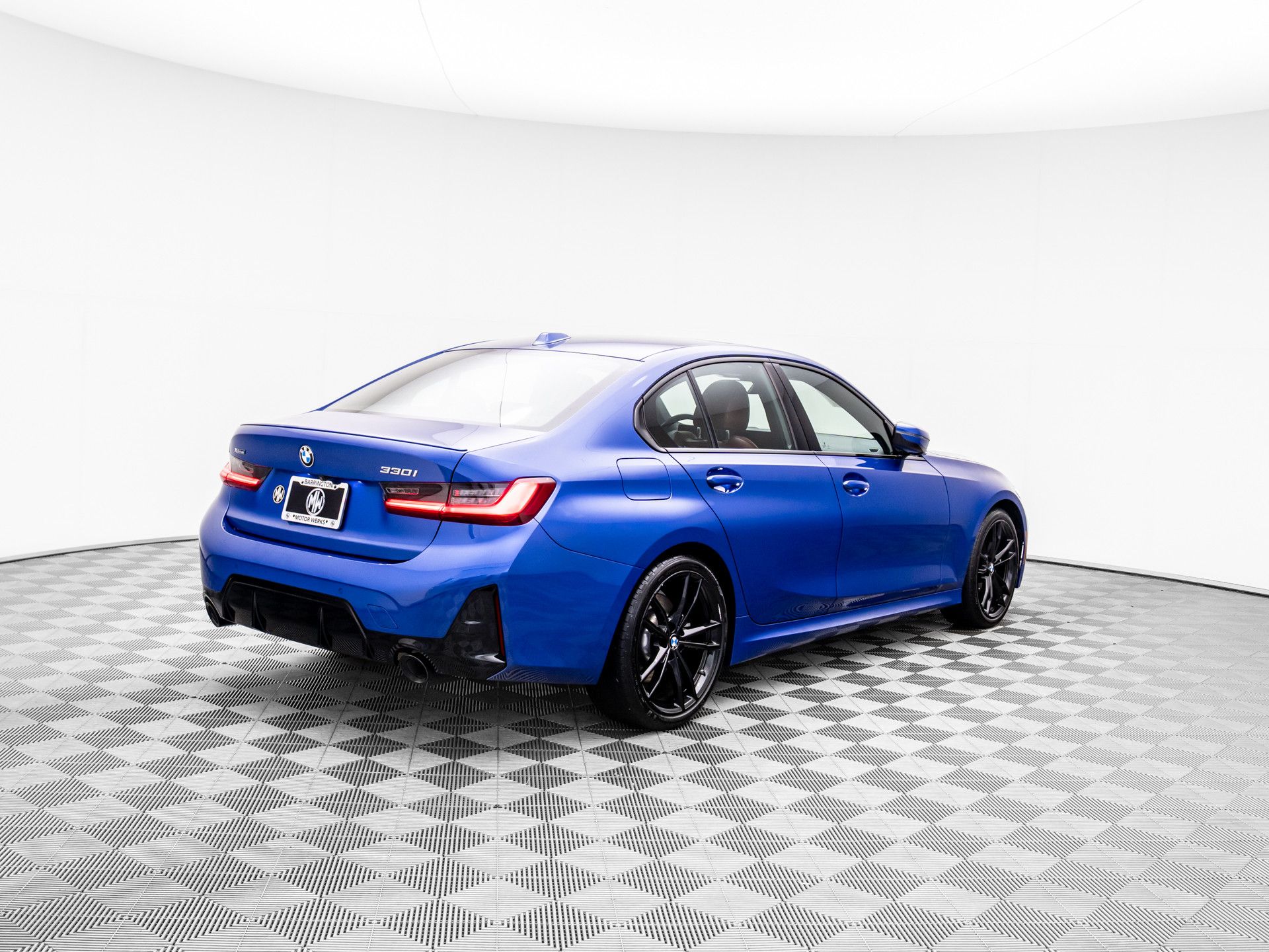2023 BMW 3-Series 330i xDrive photo