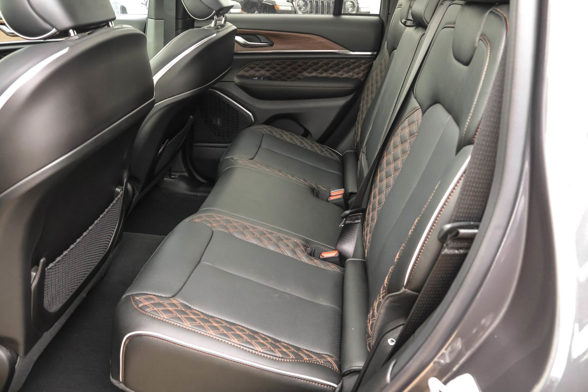 2025 JEEP GRAND CHEROKEE - Image 8