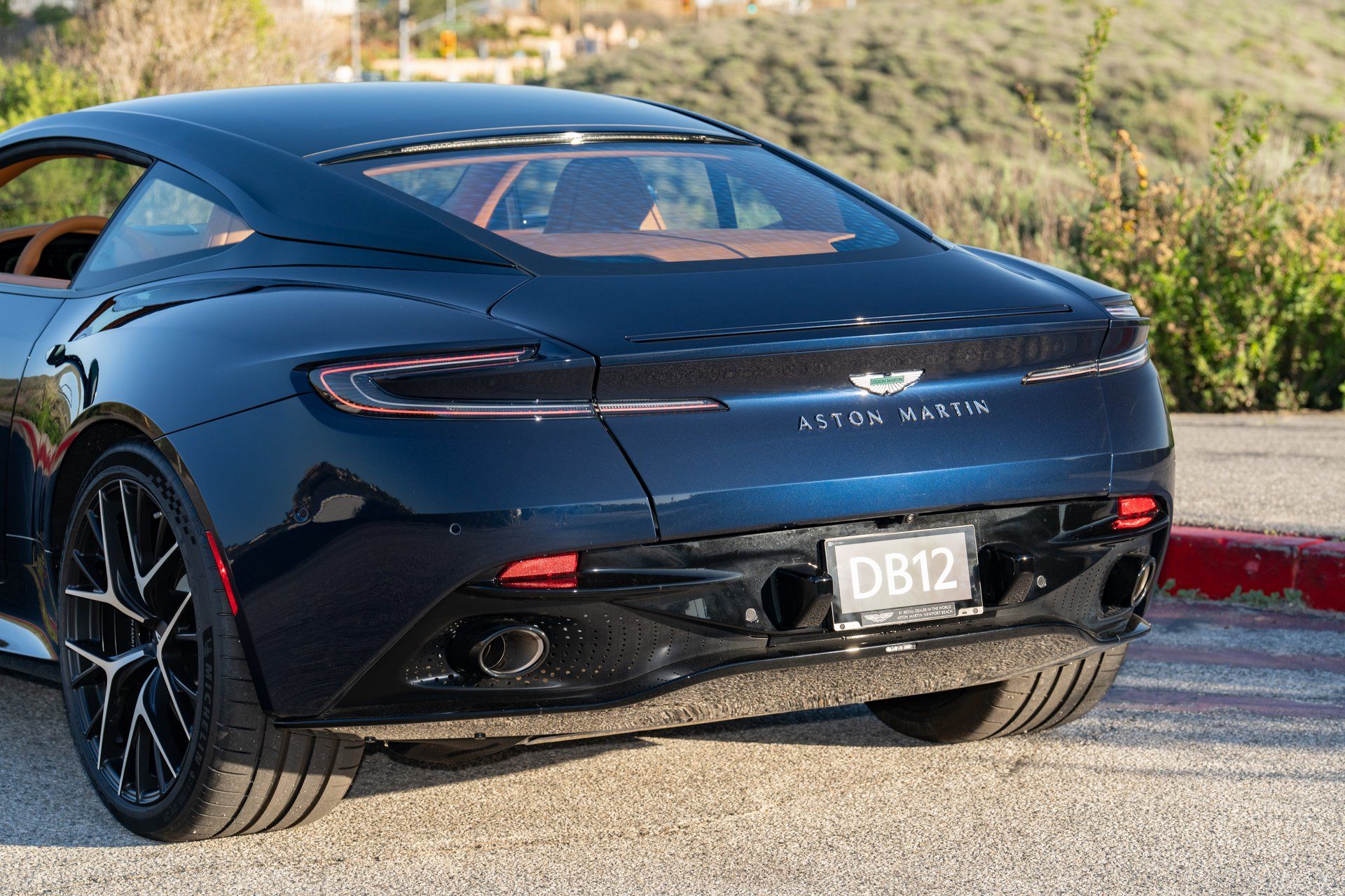 2026 Aston Martin DB12 Base - Photo 24