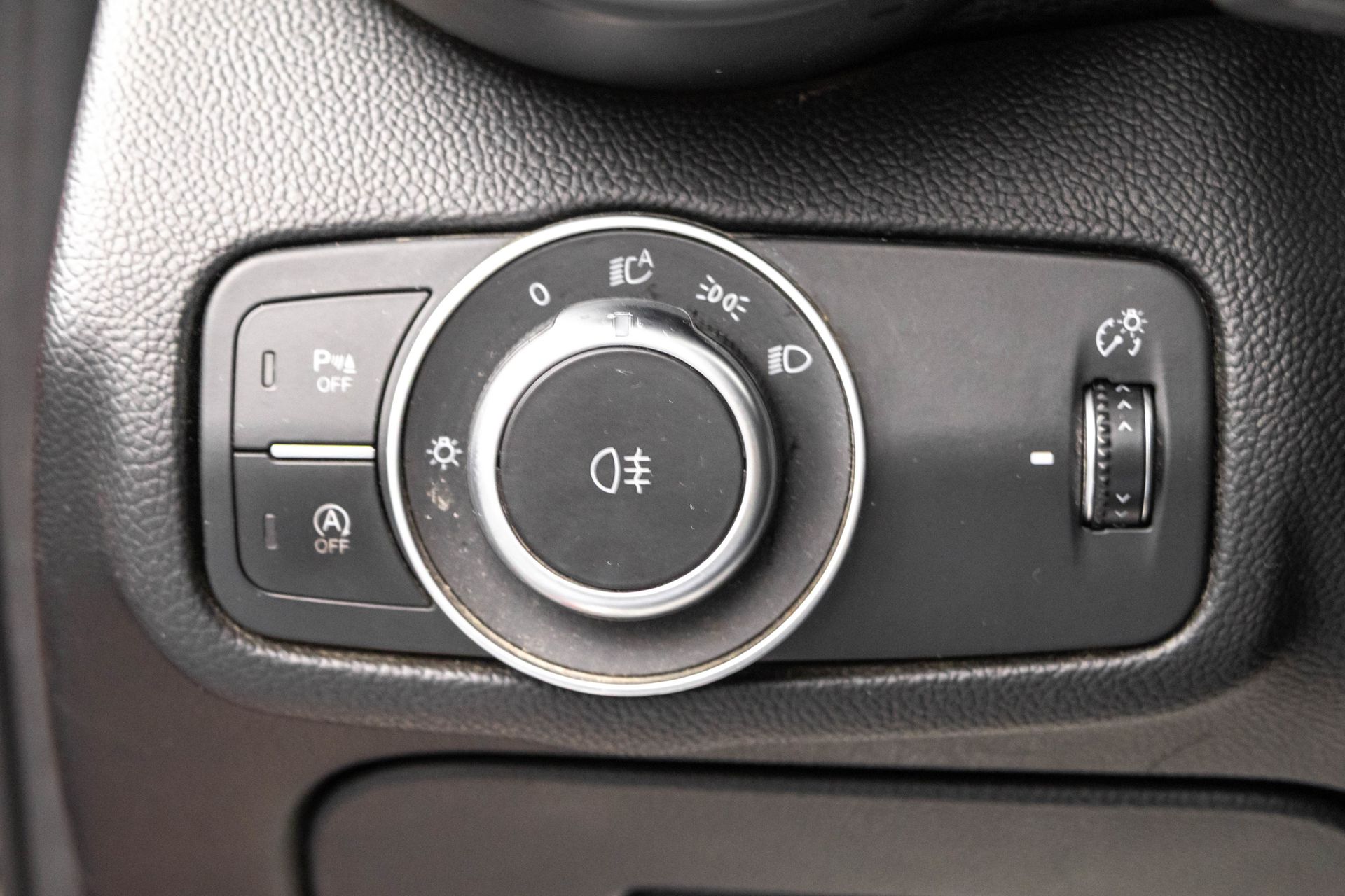 2017 ALFA ROMEO GIULIA (952) - Image 18