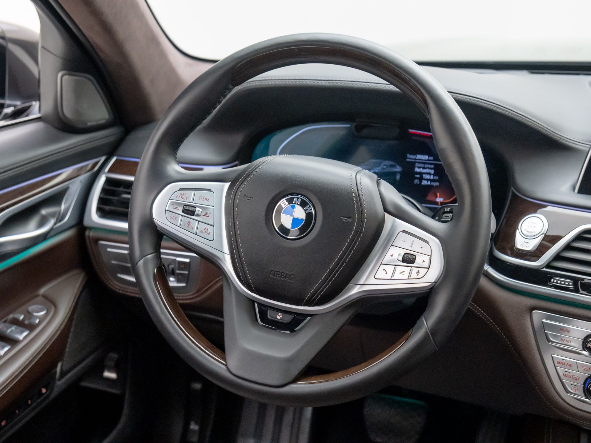 2022 BMW 7-Series 750i xDrive photo