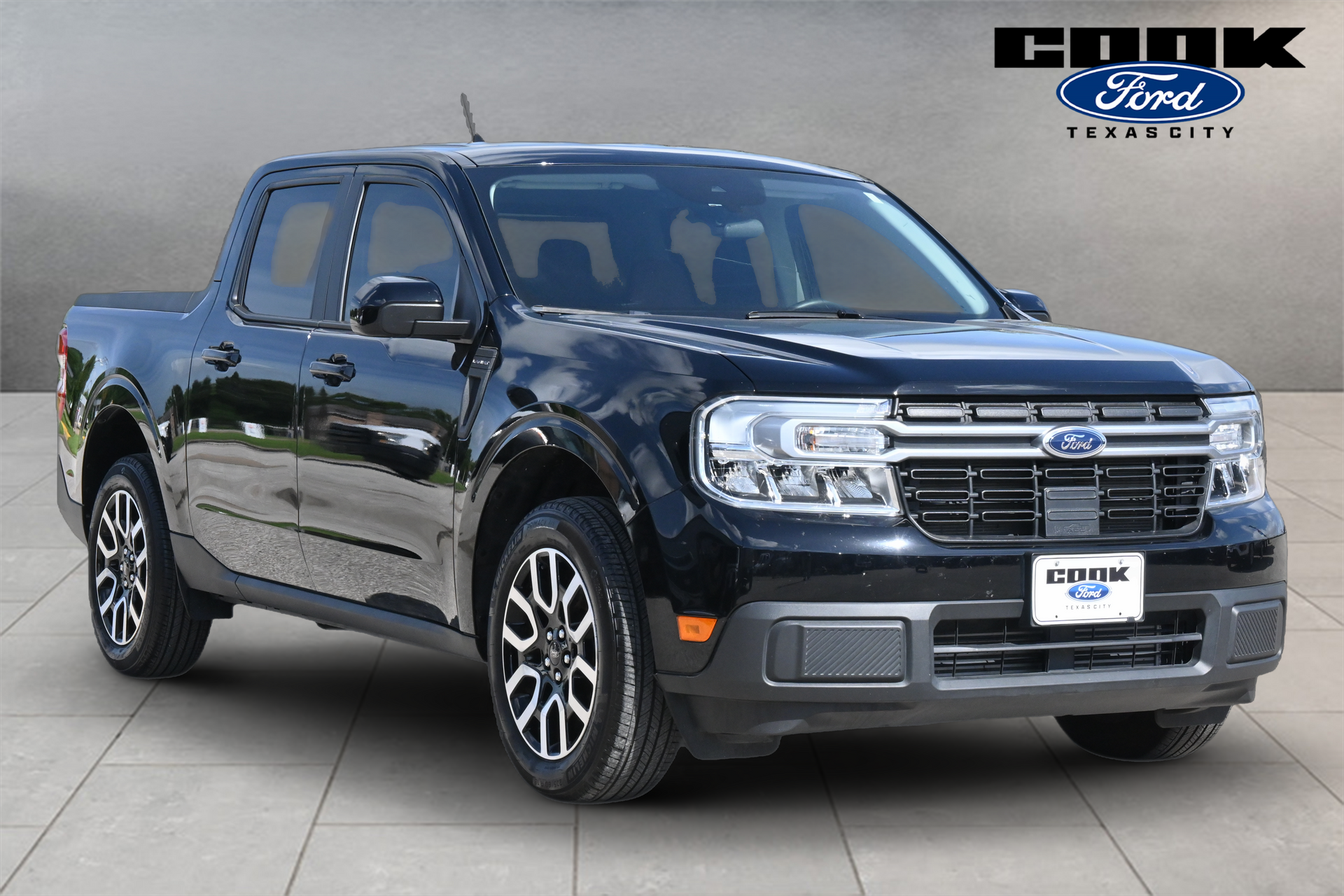 2024 Ford Maverick Lariat Black at DeMontrond Ford