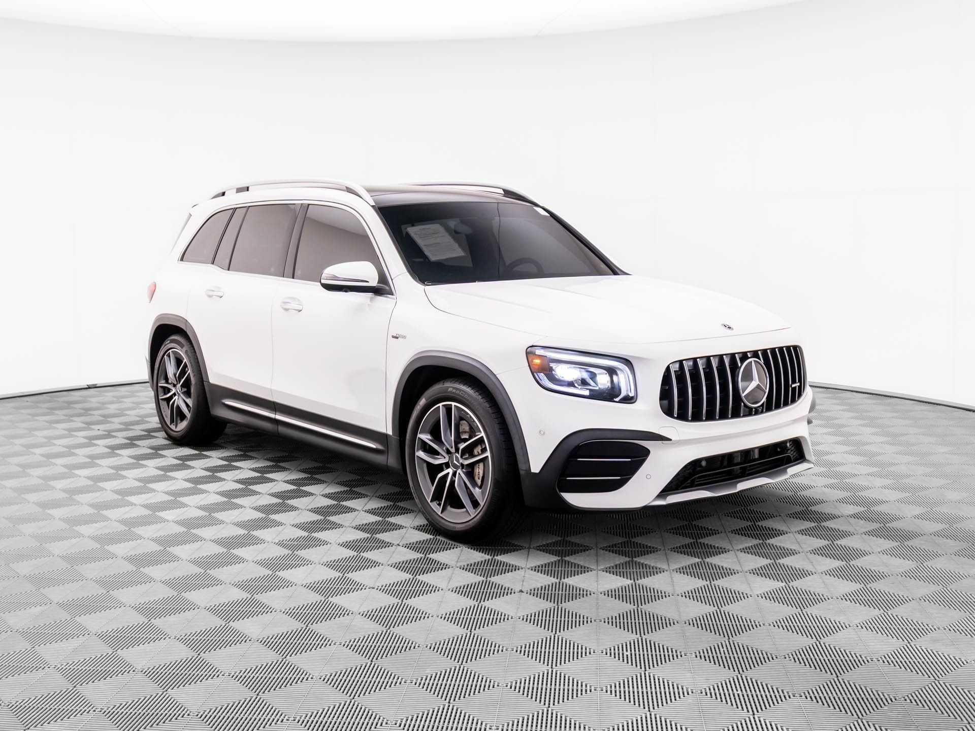2022 Mercedes-Benz GLB GLB 35 AMG photo