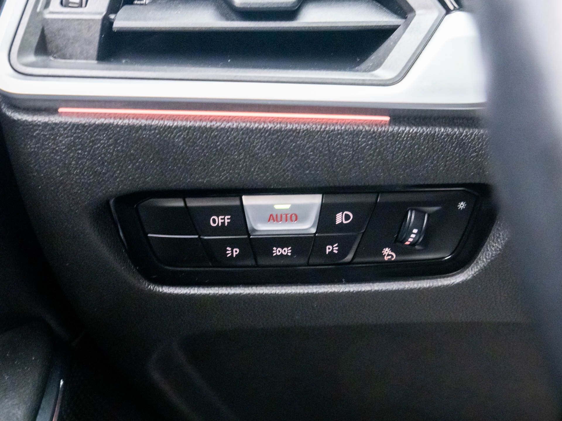 2022 BMW 3-Series 330i xDrive photo