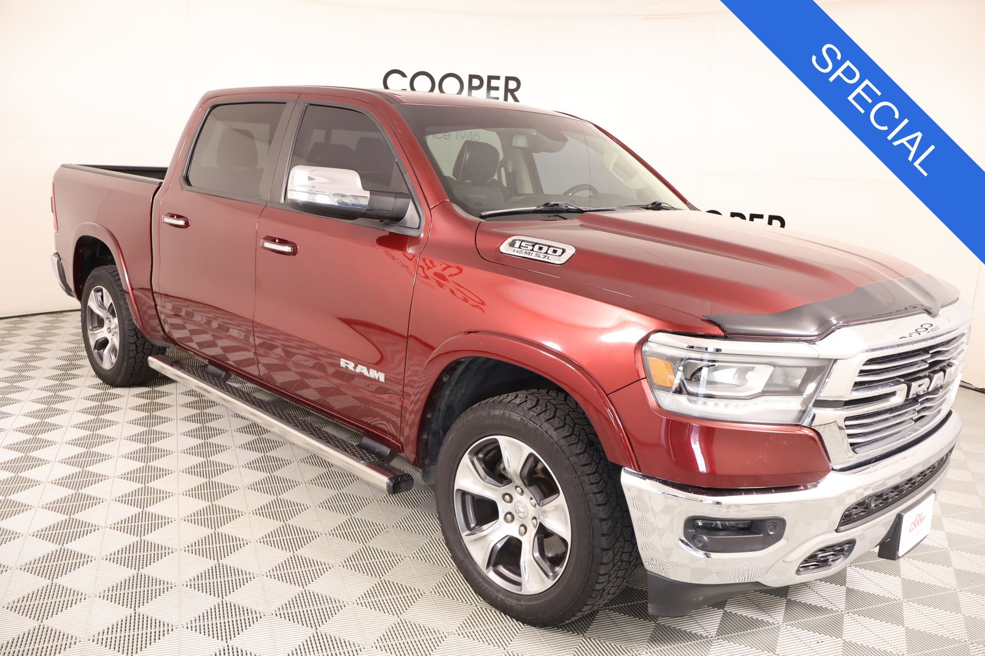 Delmonico Red Pearlcoat 2019 RAM 1500 Pickup Truck Four-Wheel Drive 8-Speed Automatic