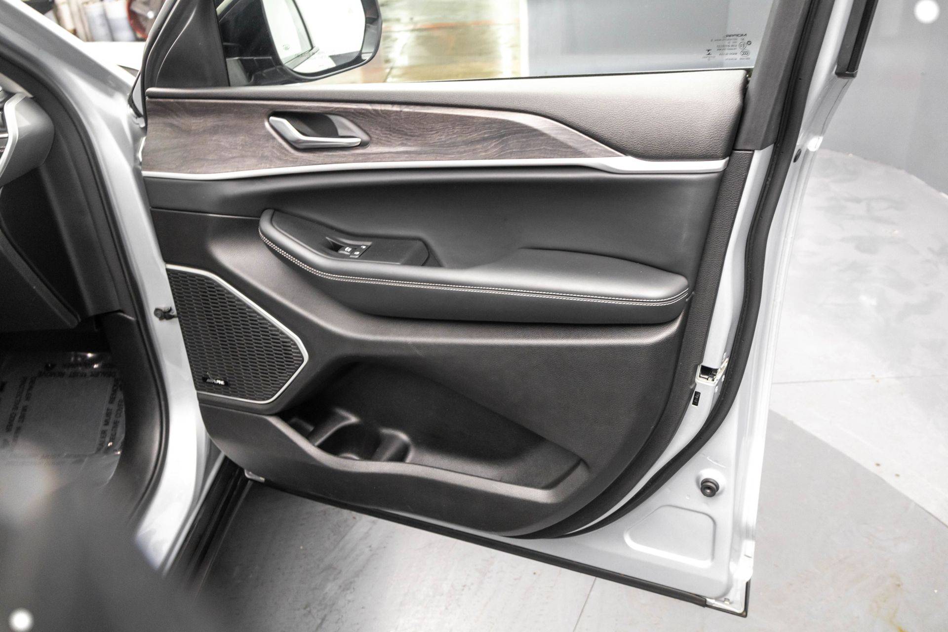 2022 JEEP GRAND CHEROKEE - Image 43