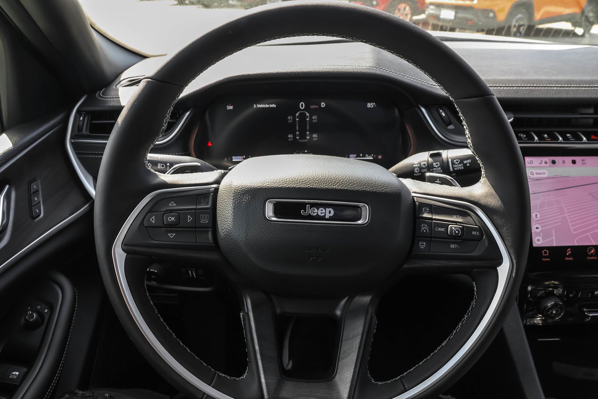 2025 JEEP GRAND CHEROKEE L - Image 30