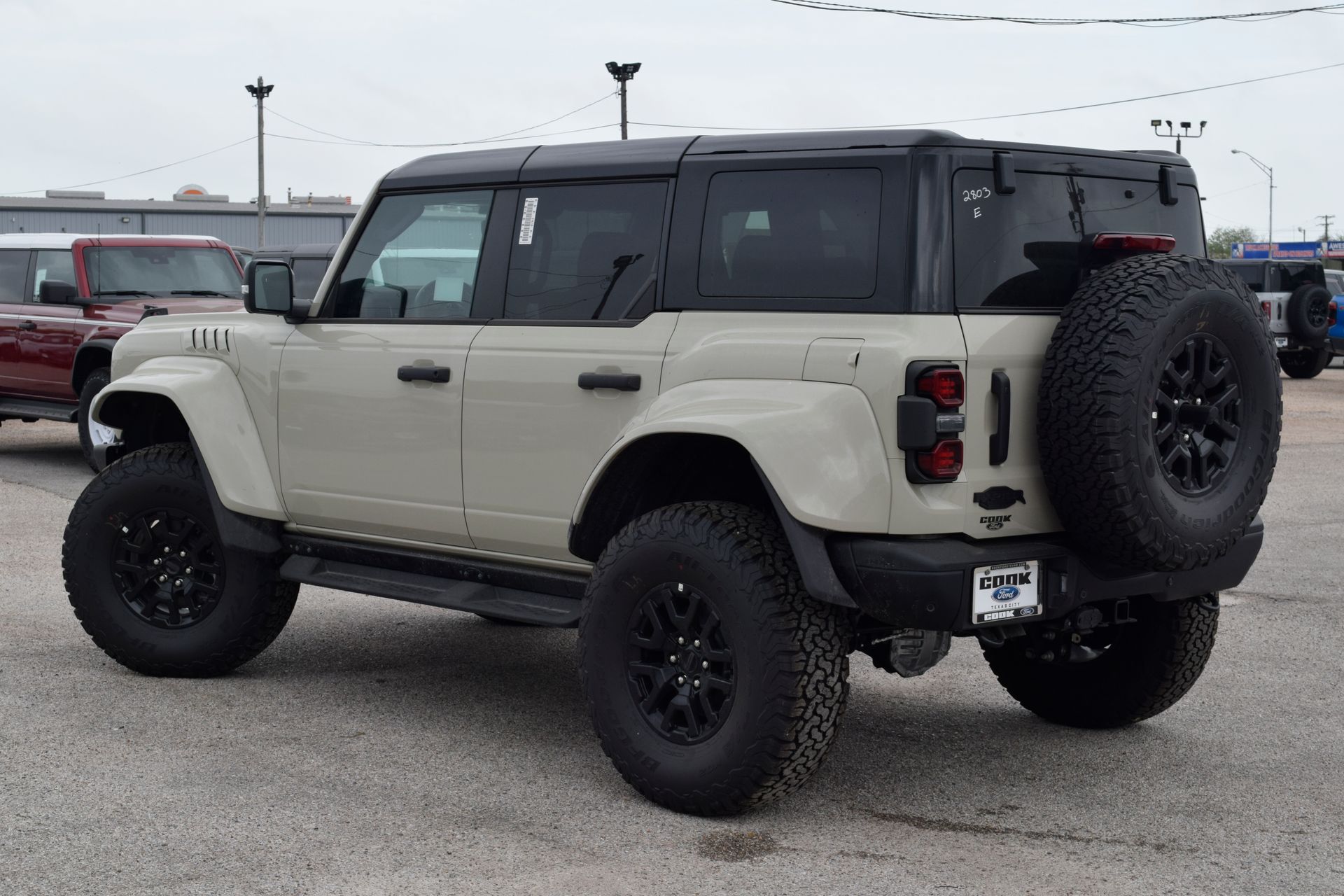 View vehicle photo 4