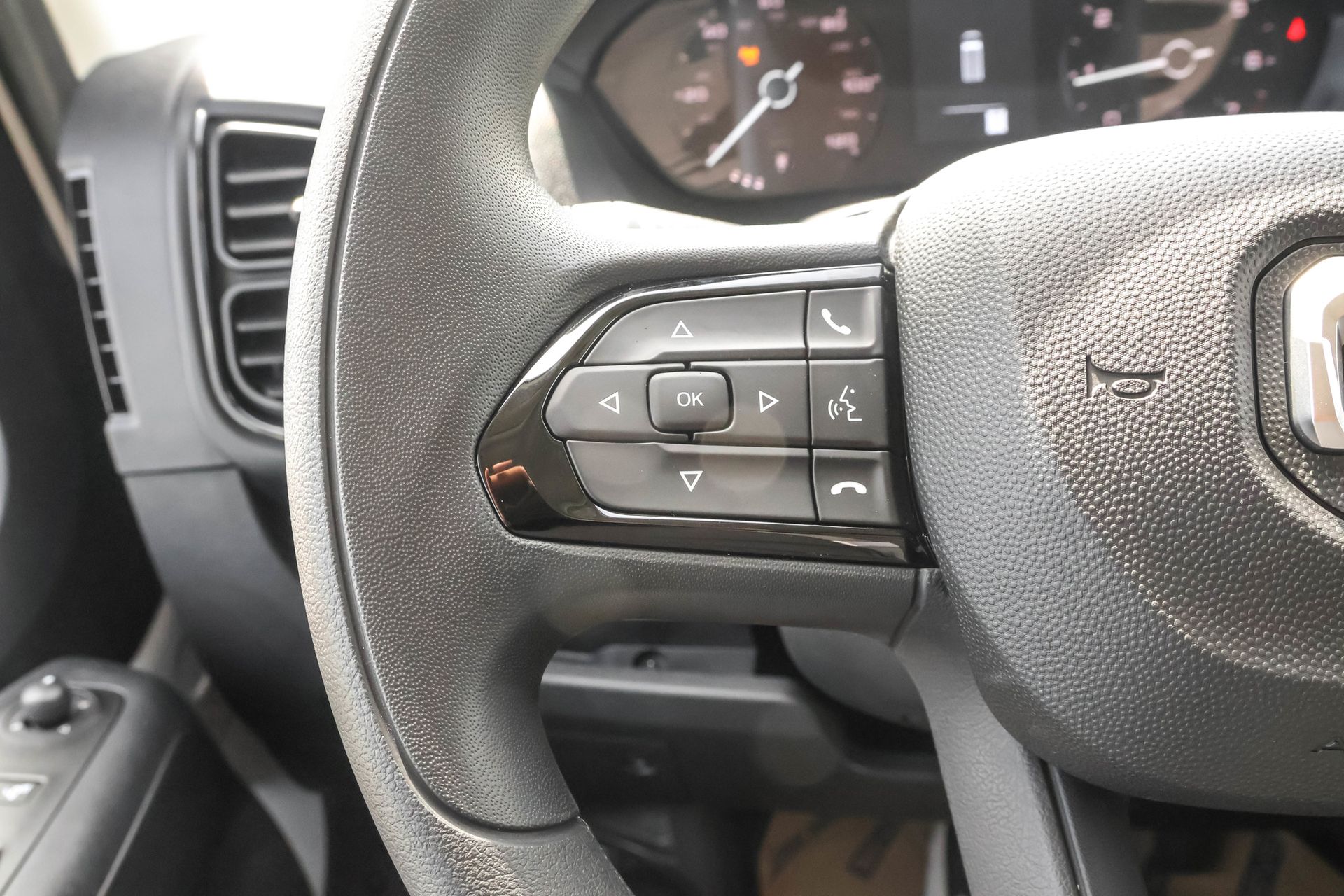 2026 RAM PROMASTER 2500 - Image 21