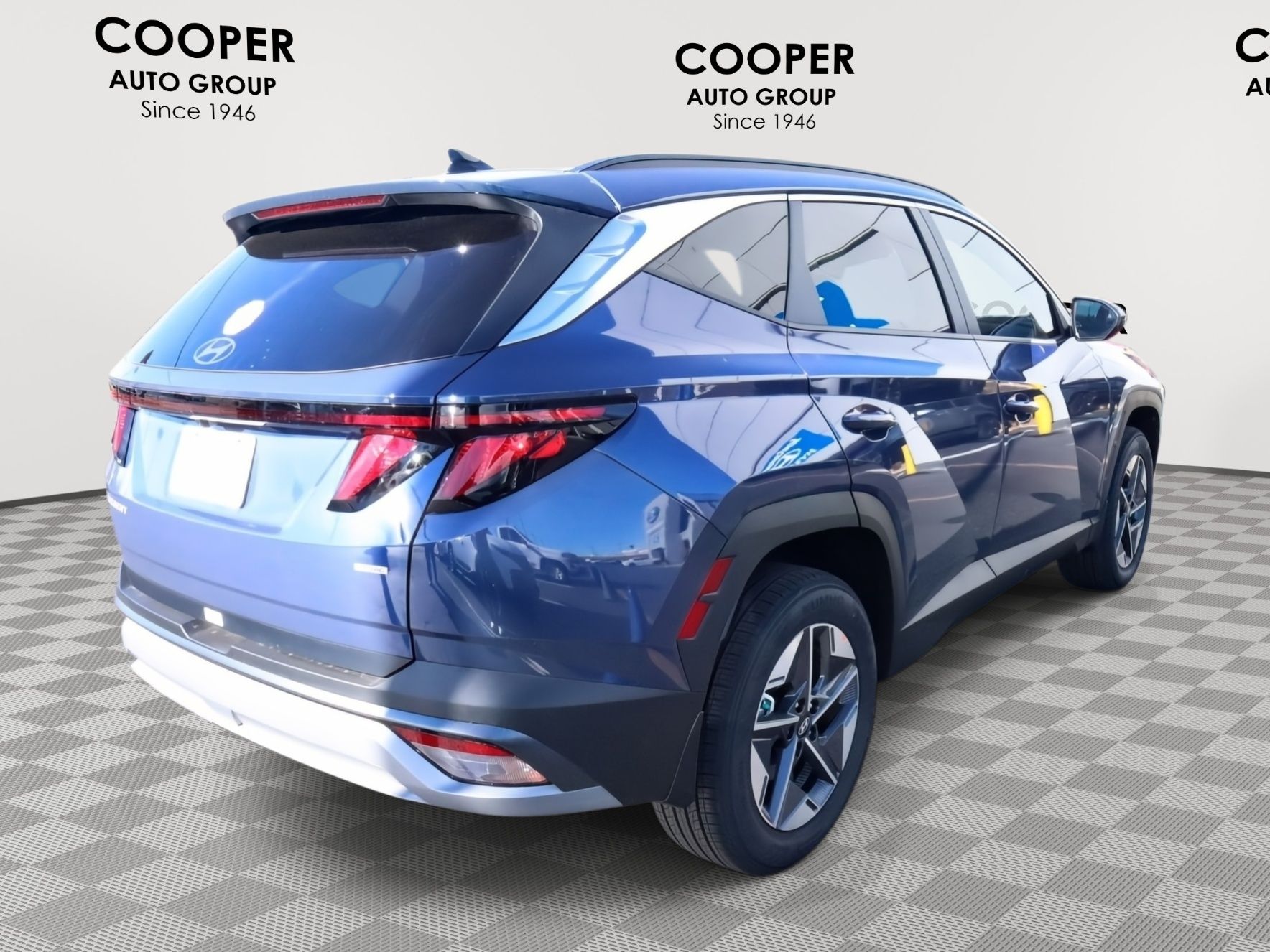 View vehicle photo 7