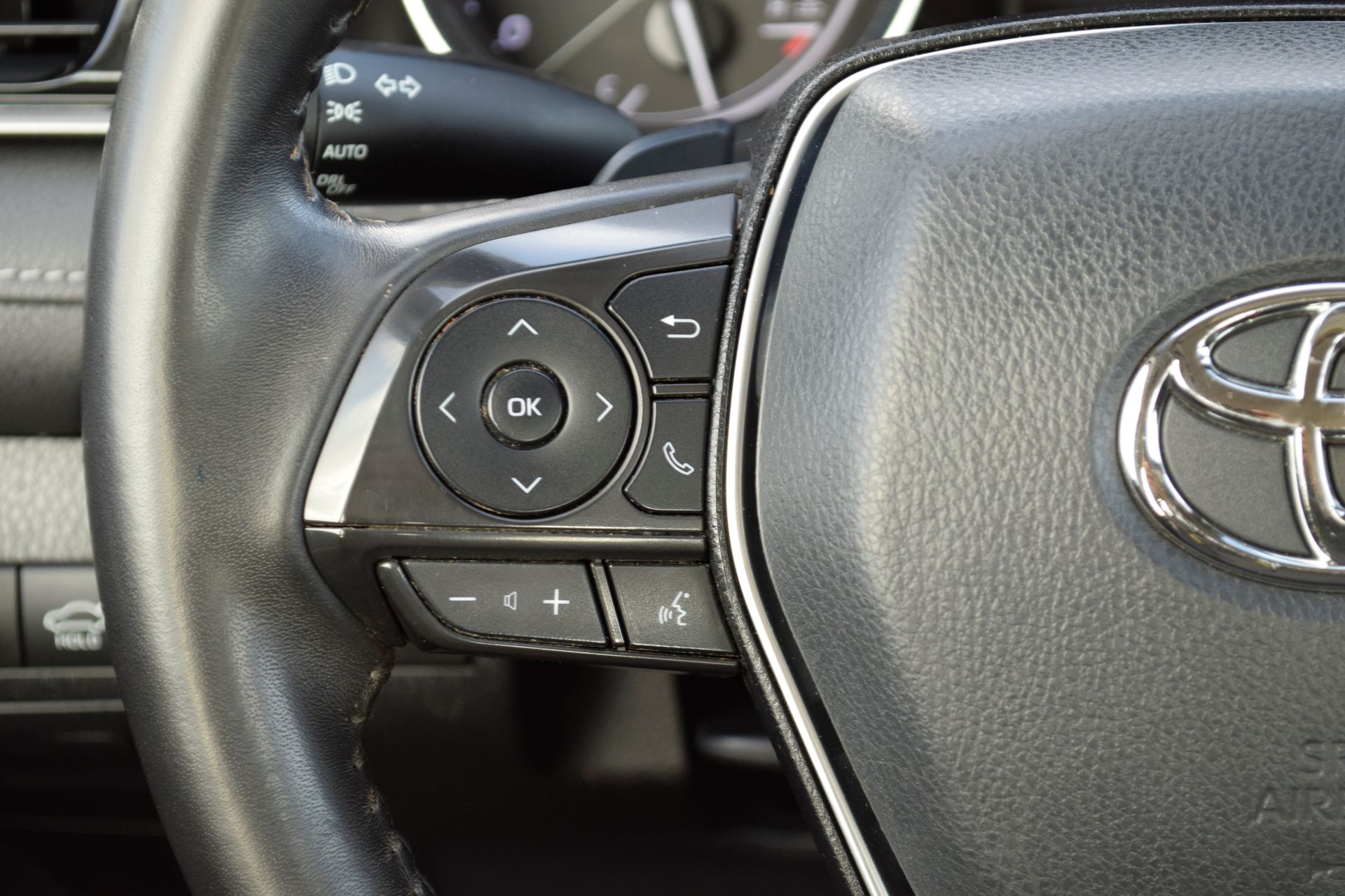 2019 Toyota Camry SE - 6