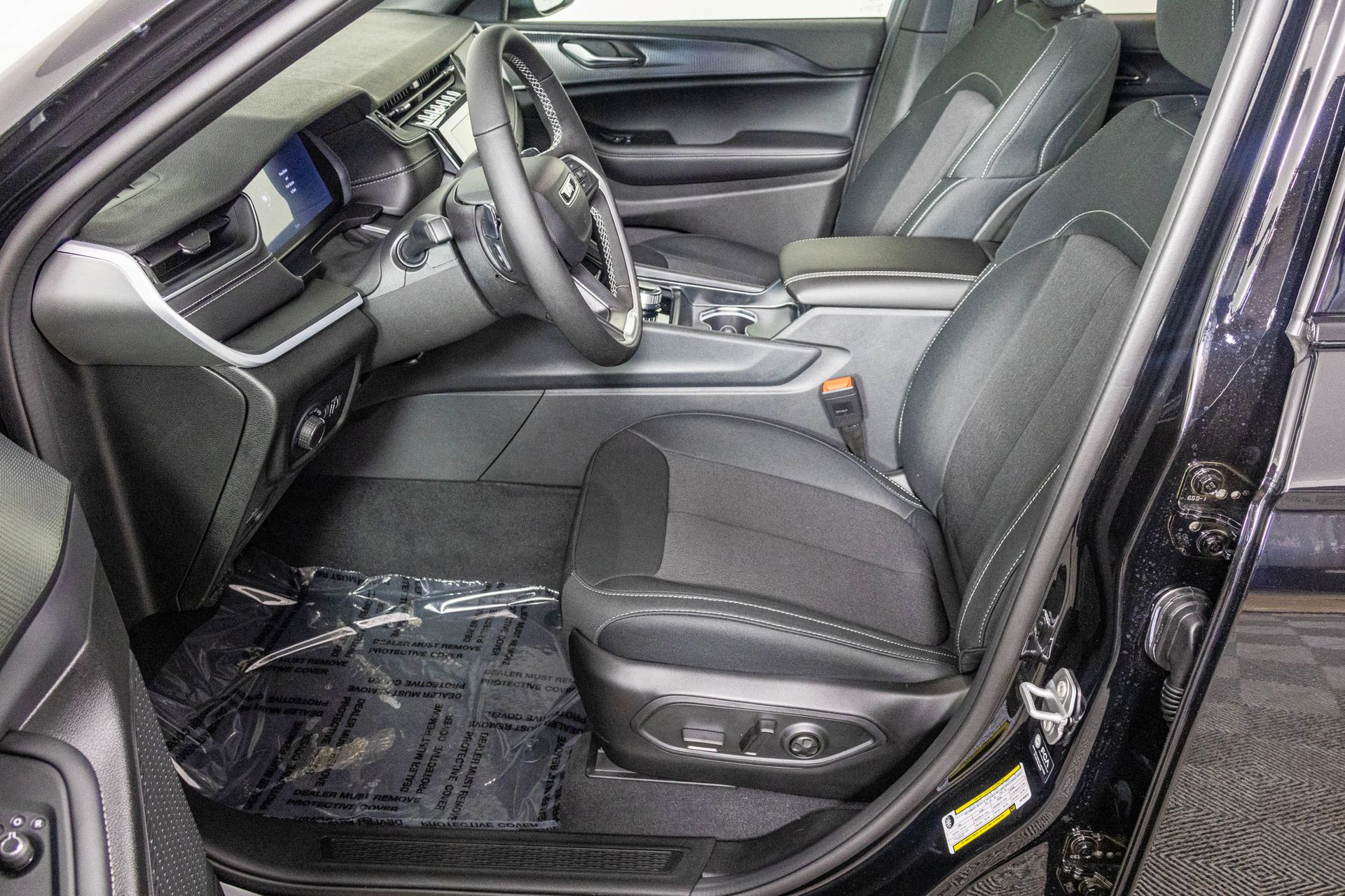 2025 JEEP GRAND CHEROKEE L - Image 15