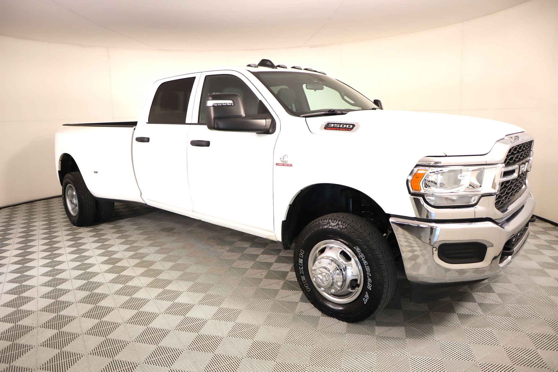 2024 RAM 3500 Tradesman Crew Cab LB DRW 4WD