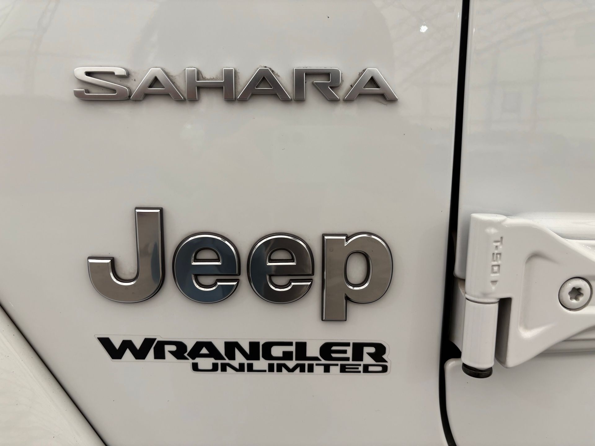 2020 Jeep Wrangler Unlimited Sahara 14