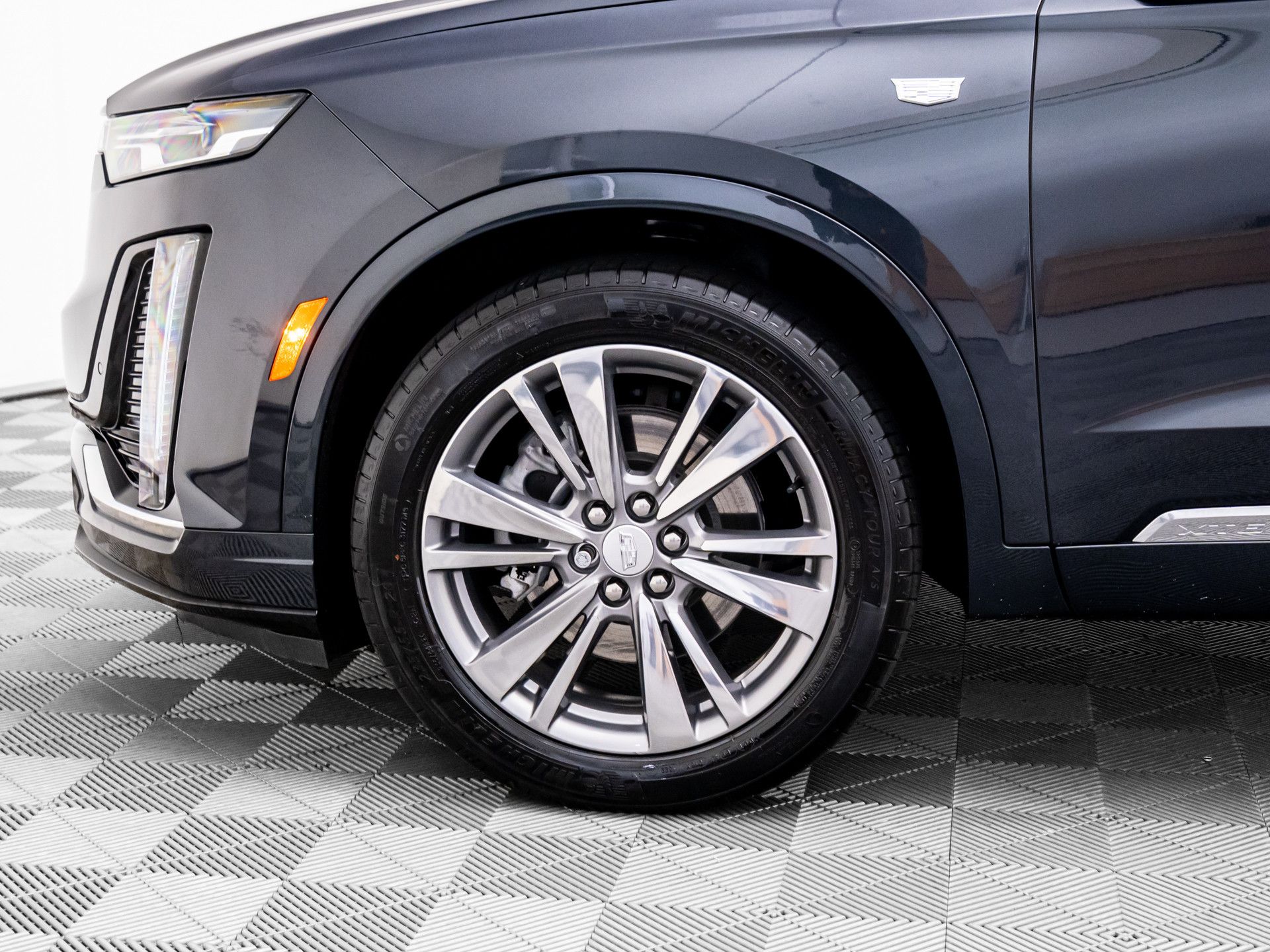 2022 Cadillac XT6 Premium Luxury photo